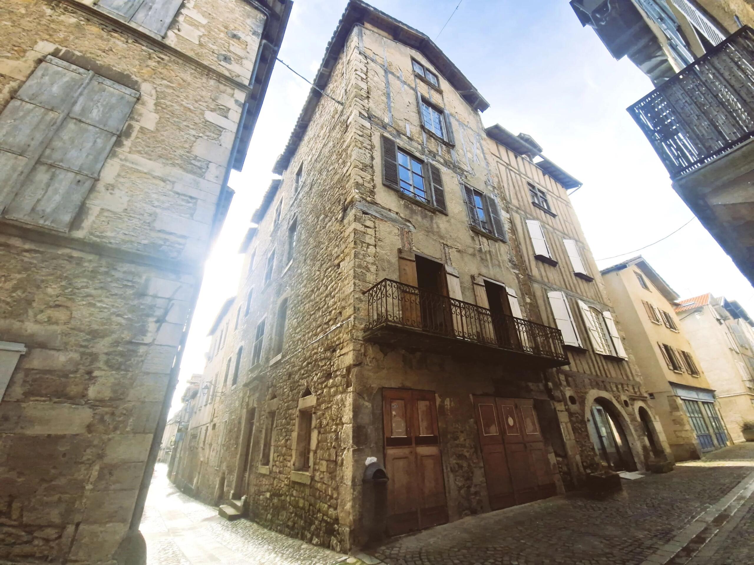 Renovation project in the centre of Villefranche-de-Rouergue, Midi-Pyrénées – France – BVI82672