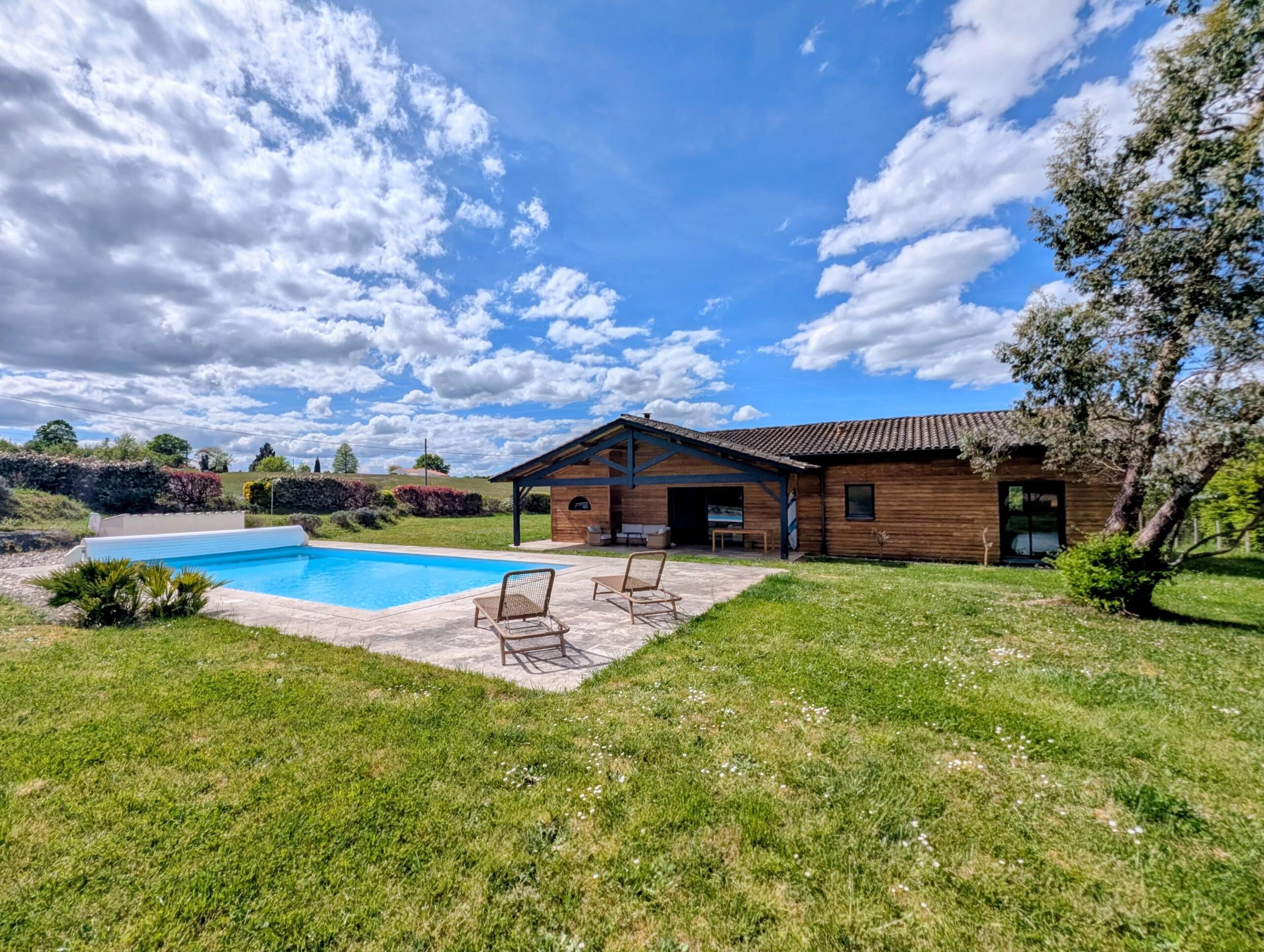 Architect-designed home with pool close to the bastide of Monflanquin, Aquitaine – France – BVI84932