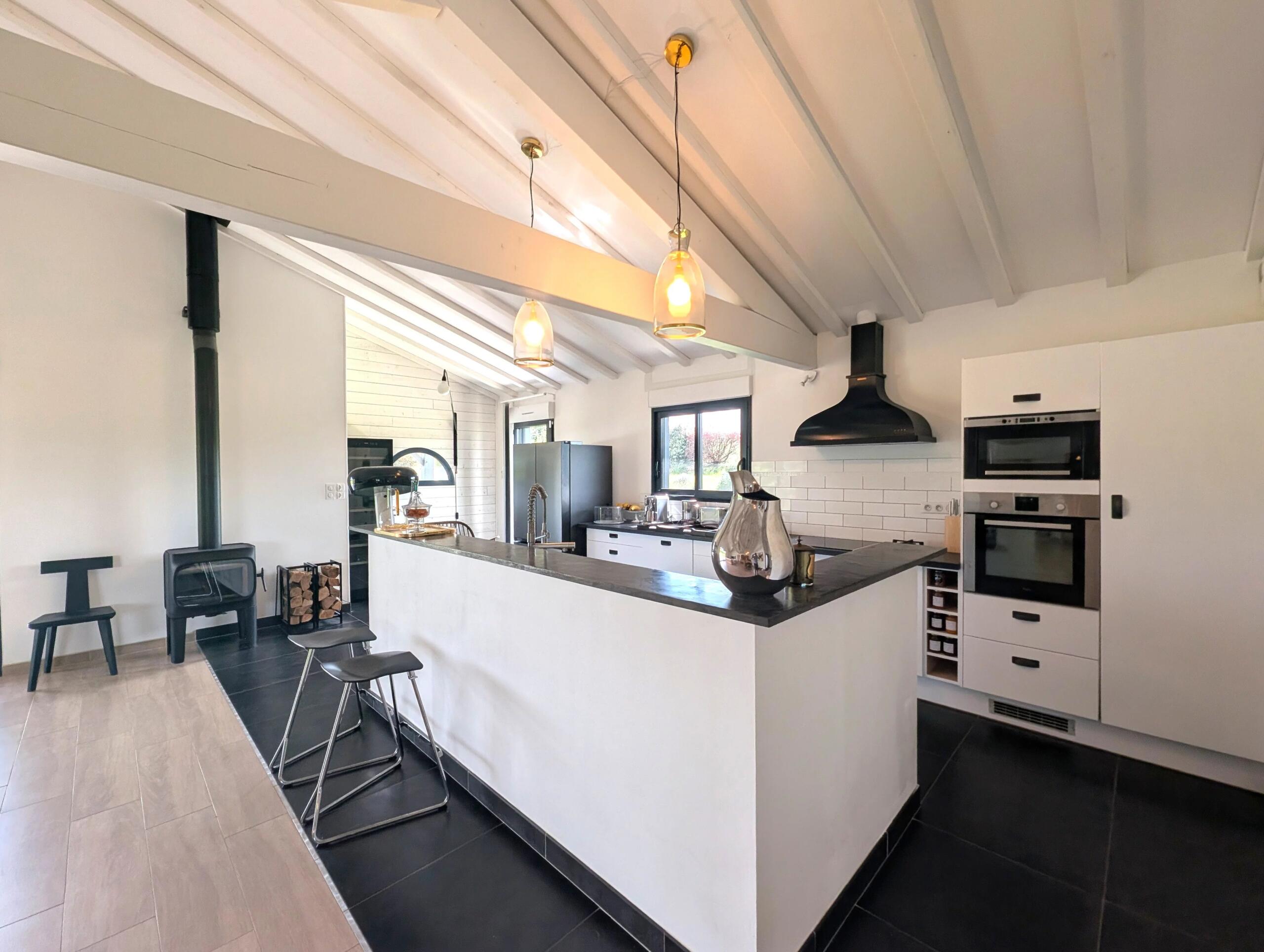 Architect-designed home with pool close to the bastide of Monflanquin, Aquitaine – France – BVI84932