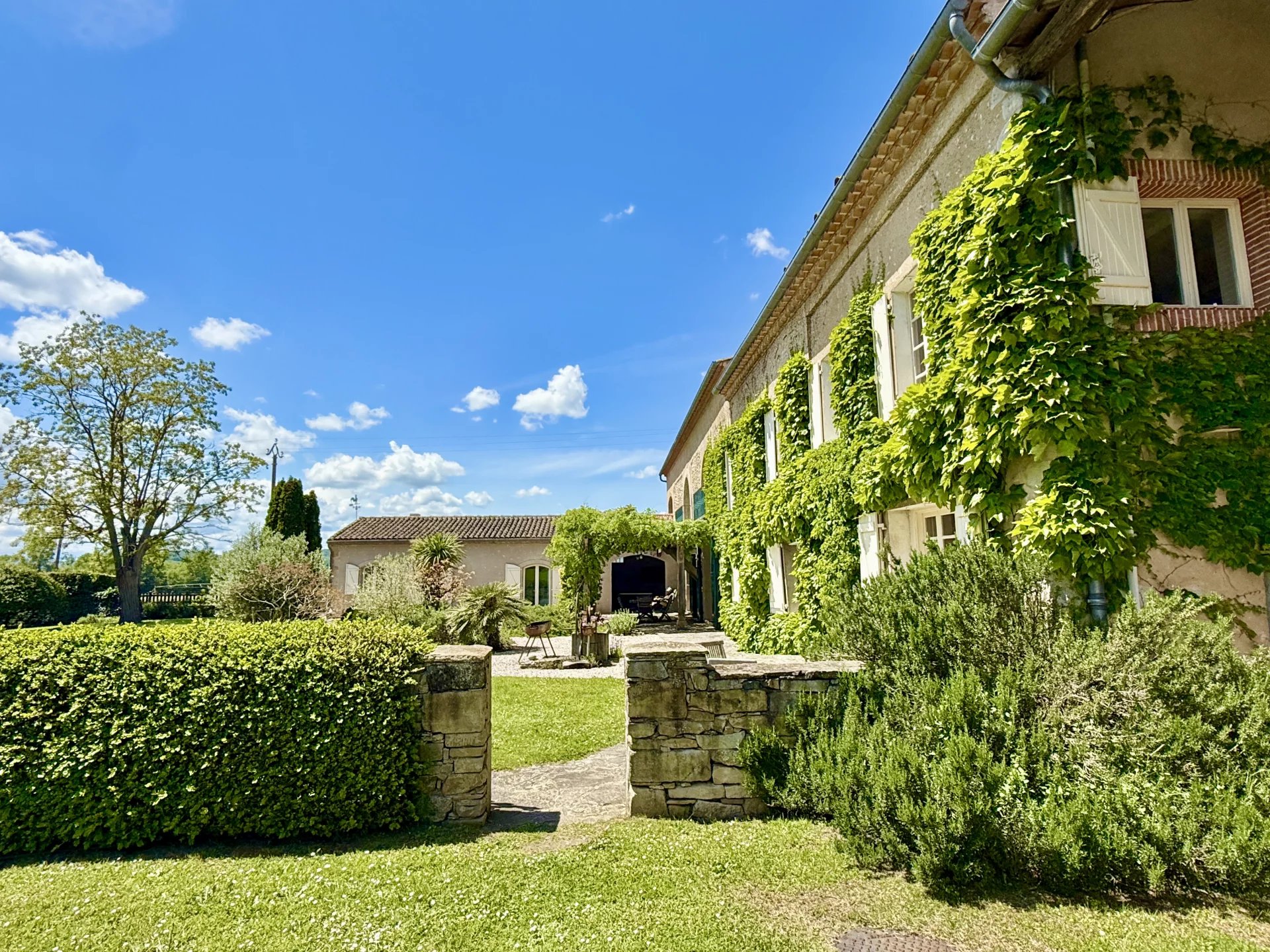 Beautiful Farmhouse in Private Grounds near Mirepoix, Languedoc-Roussillon – France – BVI77633