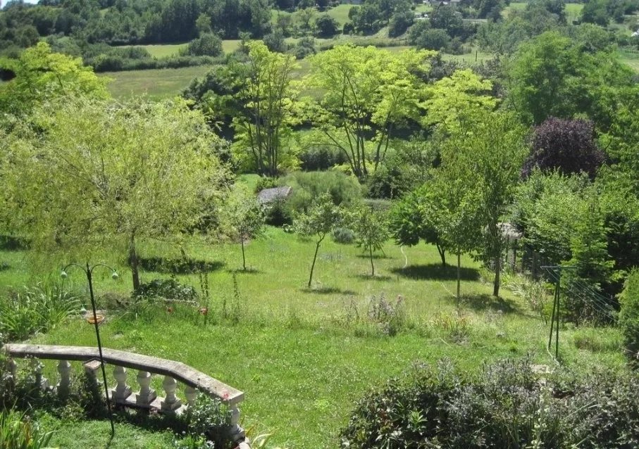 Charming Stone House with Stunning Views in the Heart of a Historic Bastide, Aquitaine – France – BVI81234