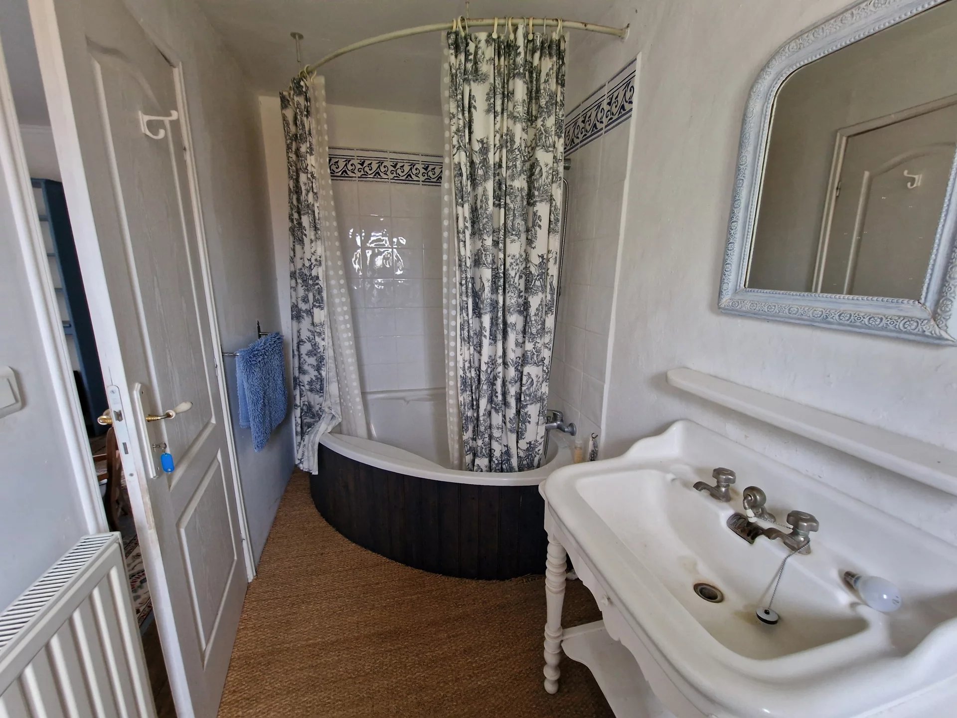 Charming Stone House with Stunning Views in the Heart of a Historic Bastide, Aquitaine – France – BVI81234