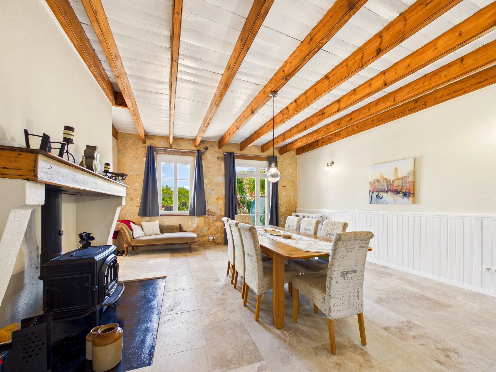 Peaceful Countryside Retreat with Pool, Private Lake & Paddock, Aquitaine – France – BVI85187