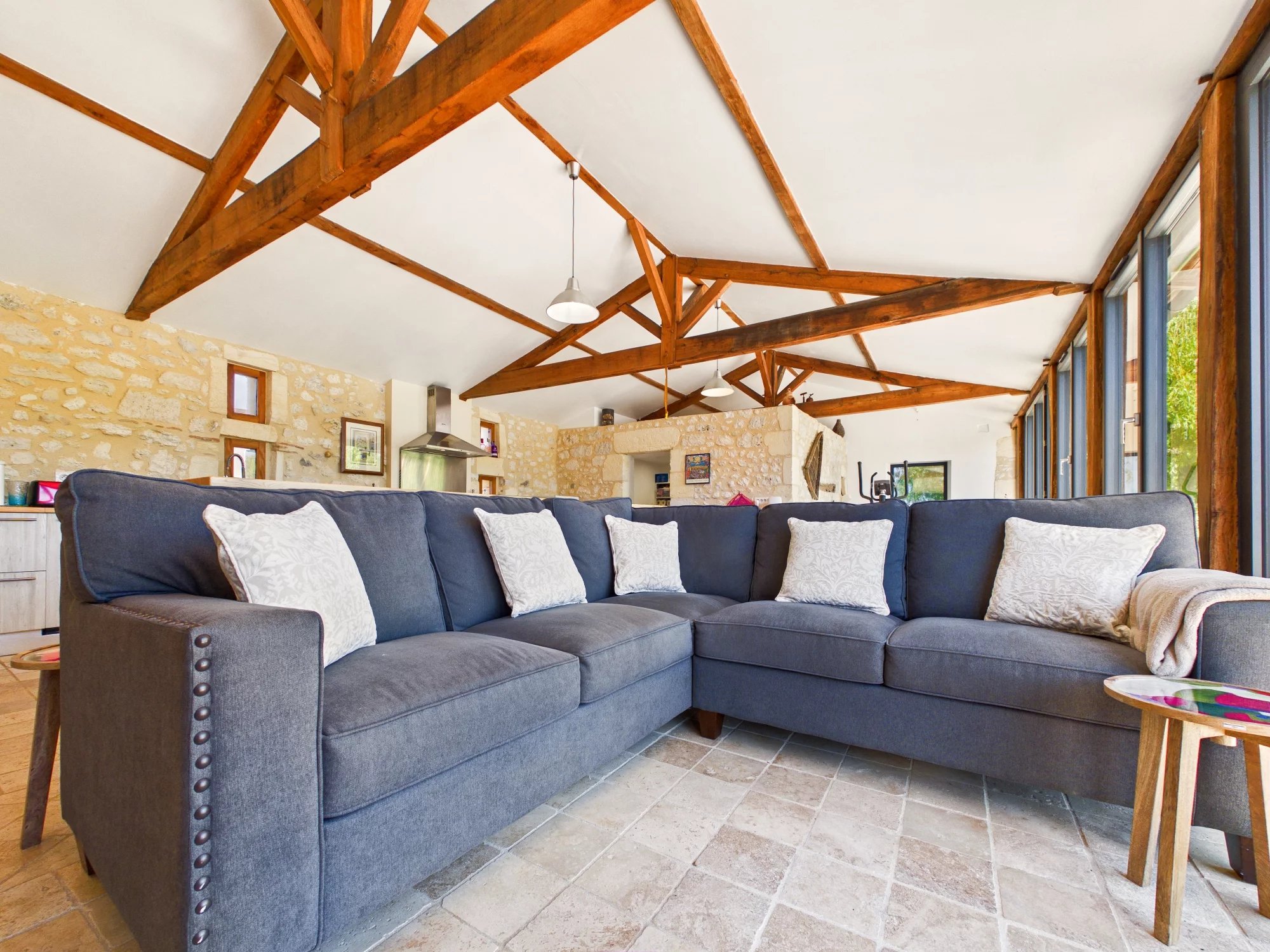 Peaceful Countryside Retreat with Pool, Private Lake & Paddock, Aquitaine – France – BVI85187