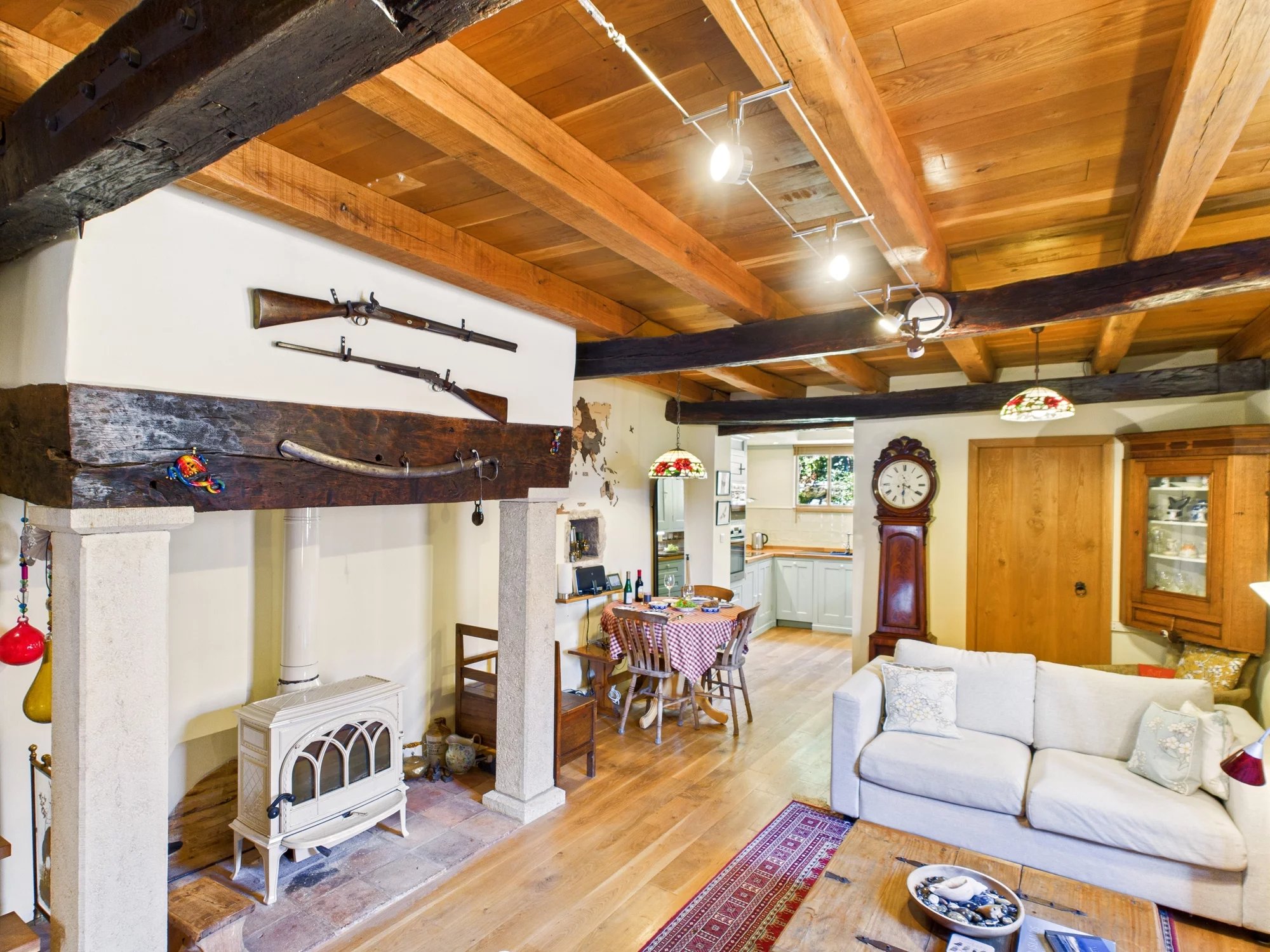 2 independent stone houses with income potential in a lively village setting, Midi-Pyrénées – France – BVI80288