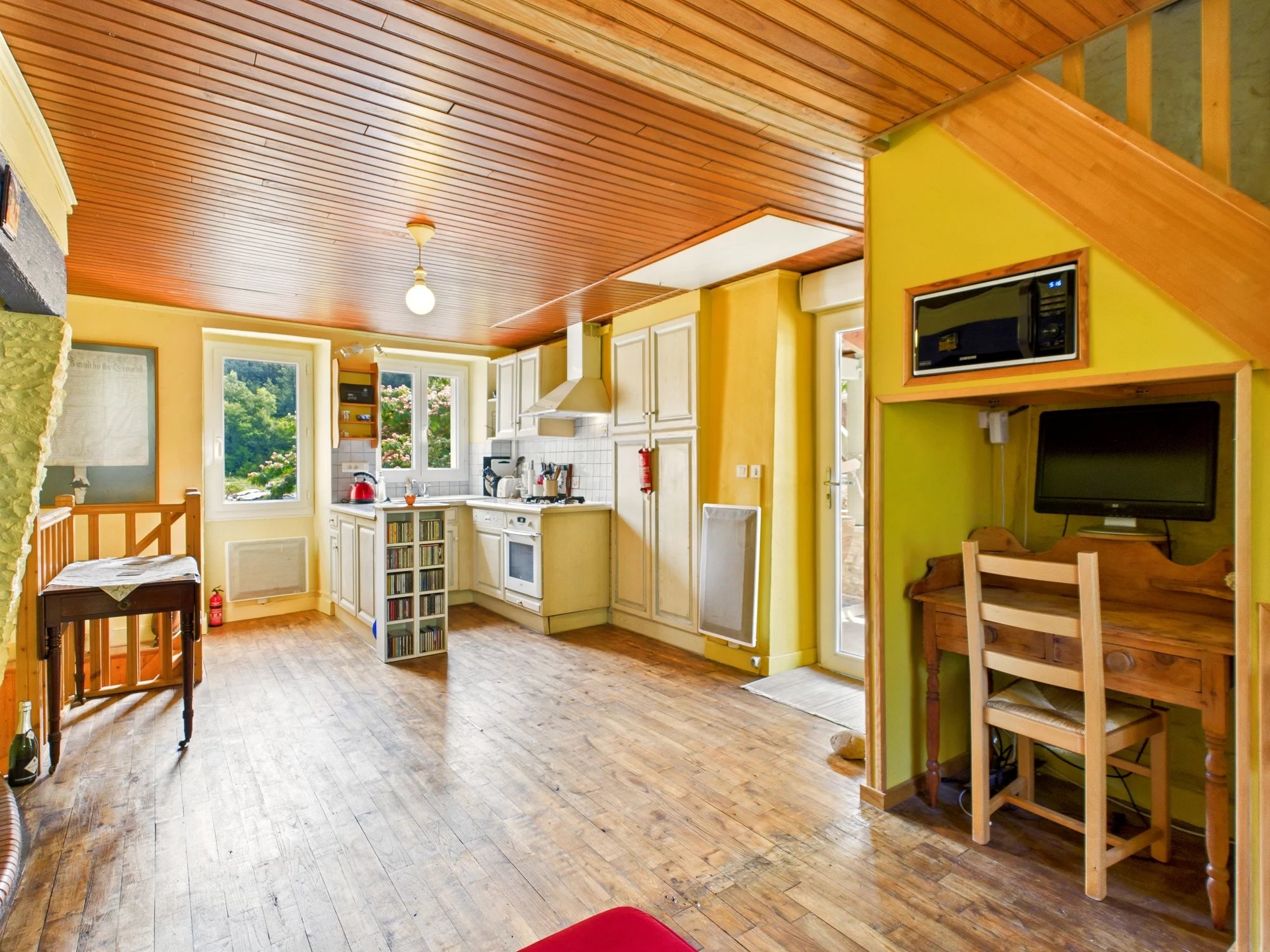 2 independent stone houses with income potential in a lively village setting, Midi-Pyrénées – France – BVI80288