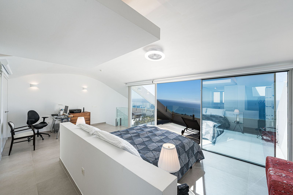 3 bedroom Duplex Penthouse in Benalmadena, Malaga, Spain – 428-04778P