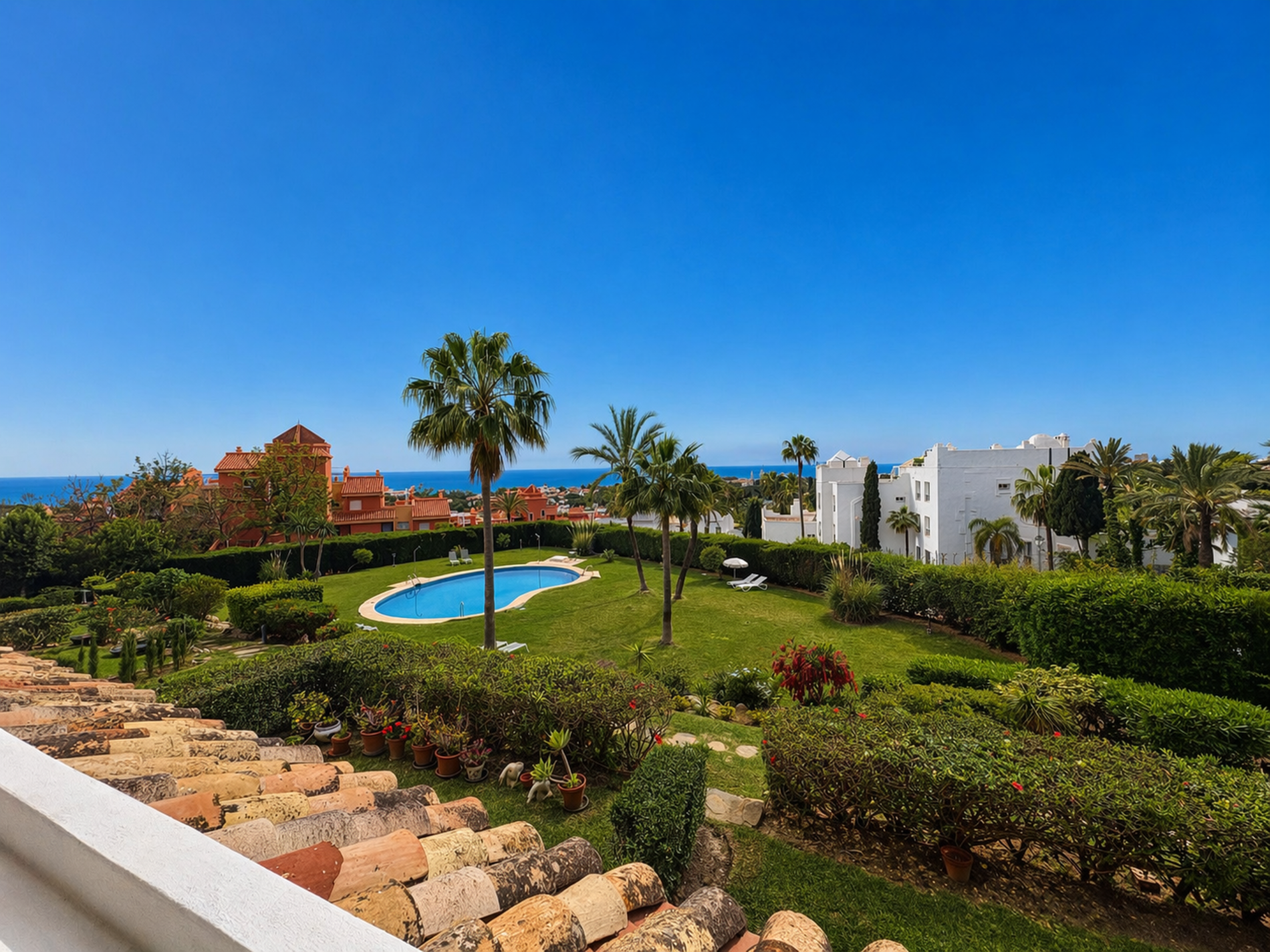 2 bedroom Apartment in Marbella, Malaga, Spain – 428-05390P