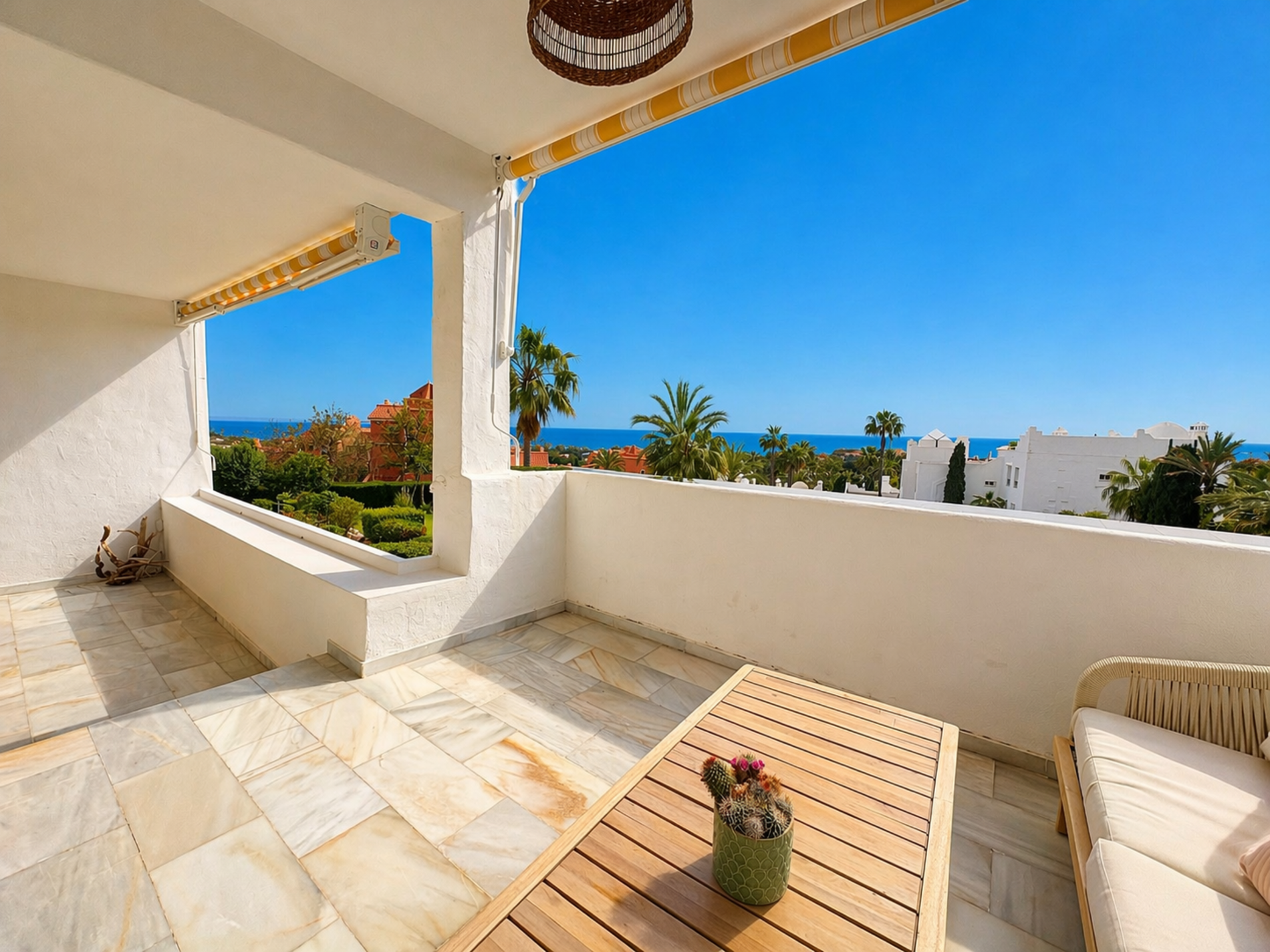 2 bedroom Apartment in Marbella, Malaga, Spain – 428-05390P