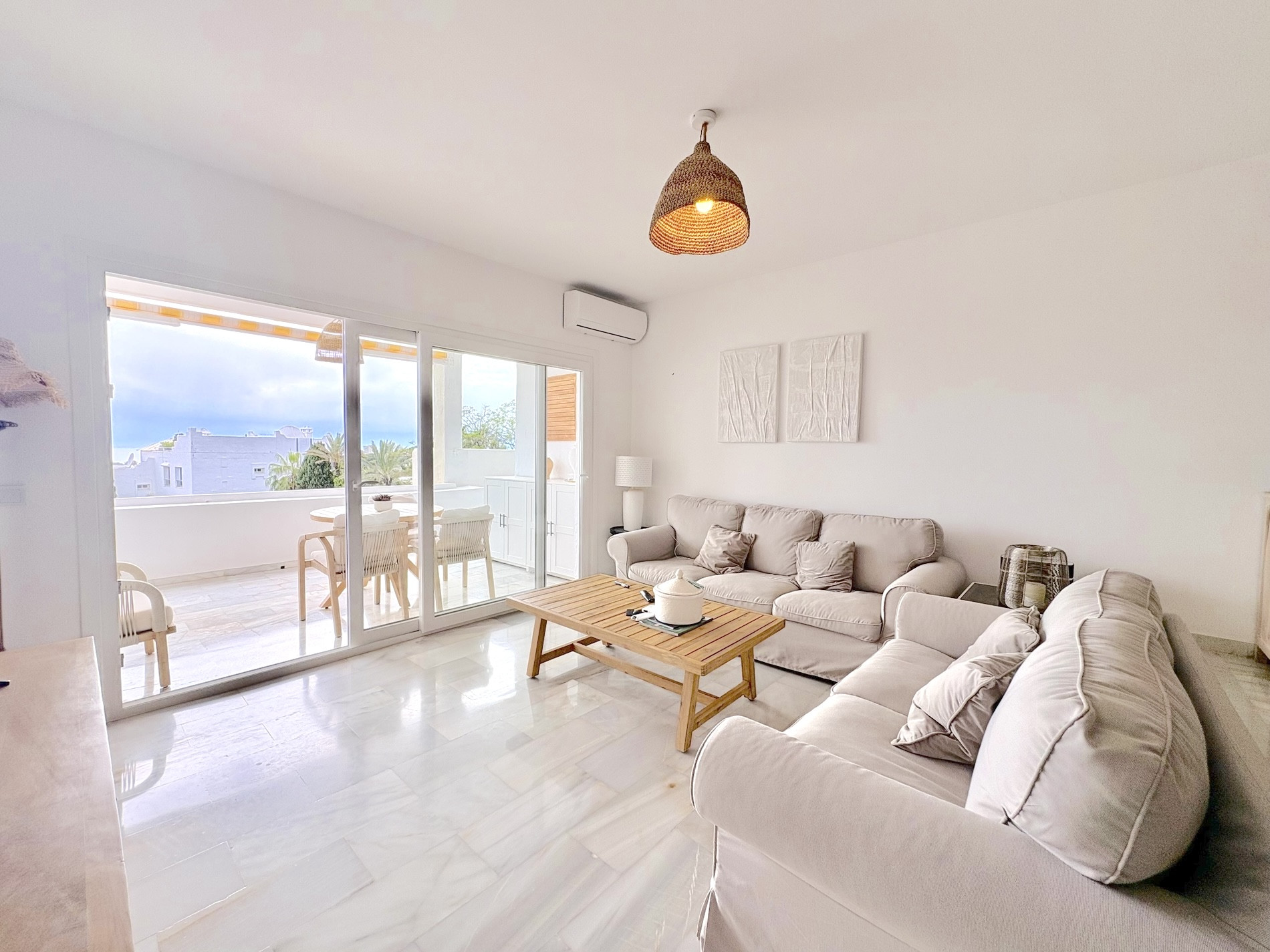 2 bedroom Apartment in Marbella, Malaga, Spain – 428-05390P