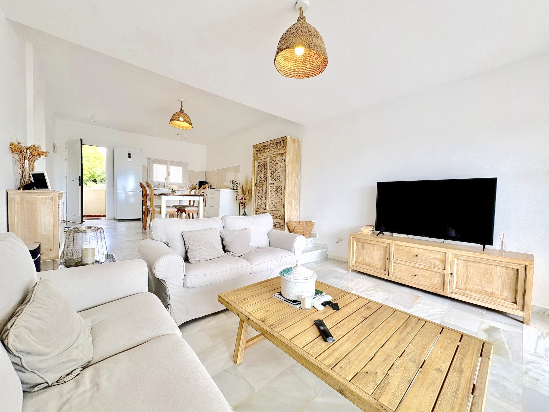 2 bedroom Apartment in Marbella, Malaga, Spain – 428-05390P