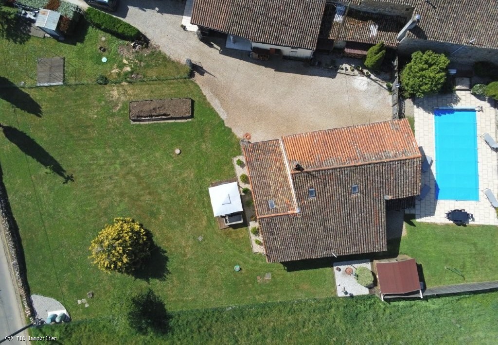 4 bedroom House in Sauze-Vaussais, Sauzé-Vaussais, France – r7471