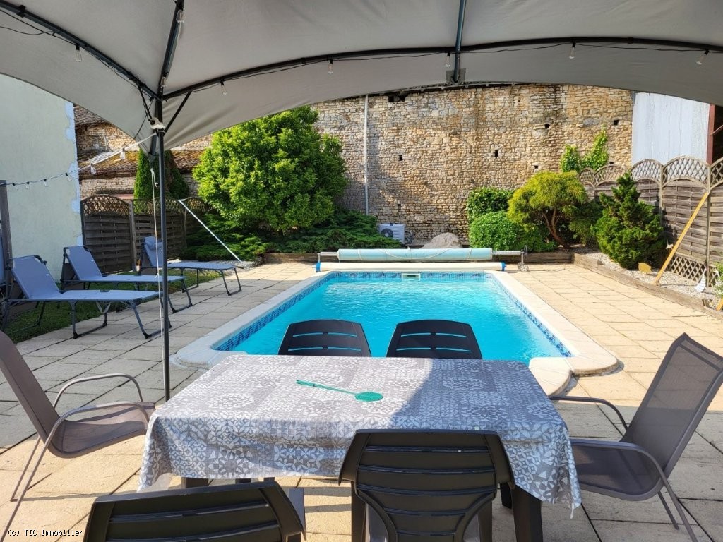 4 bedroom House in Sauze-Vaussais, Sauzé-Vaussais, France – r7471