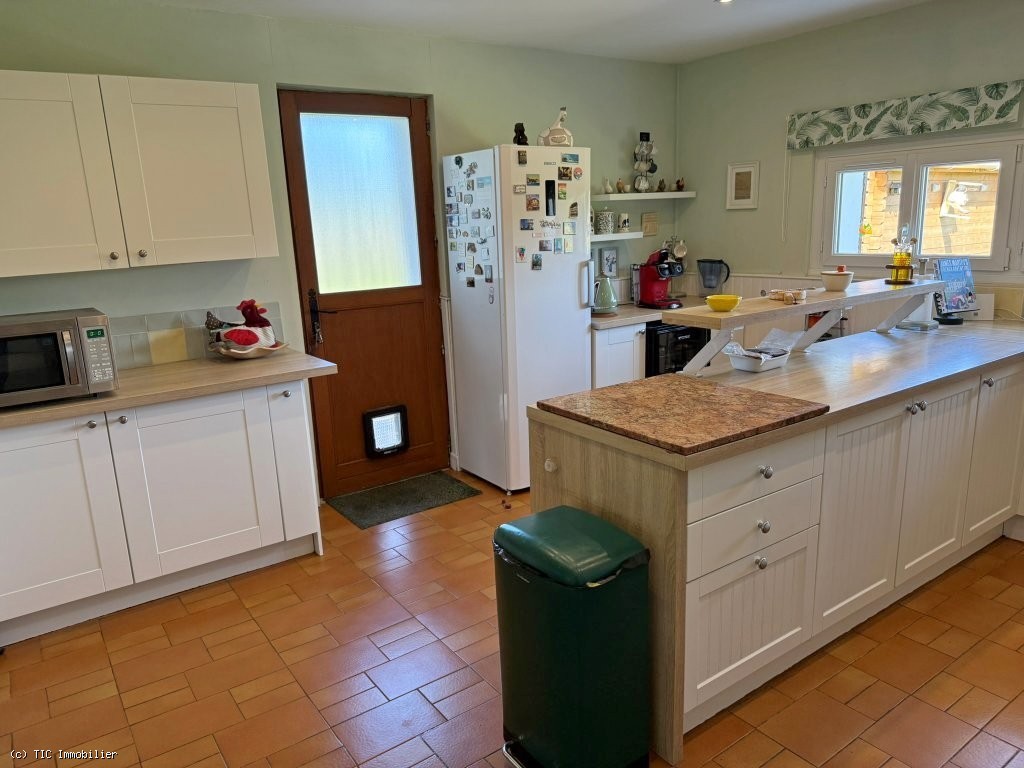 4 bedroom House in Sauze-Vaussais, Sauzé-Vaussais, France – r7471