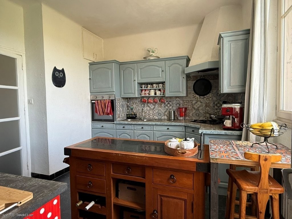 2 bedroom House in Champagne-Mouton, France – r7470