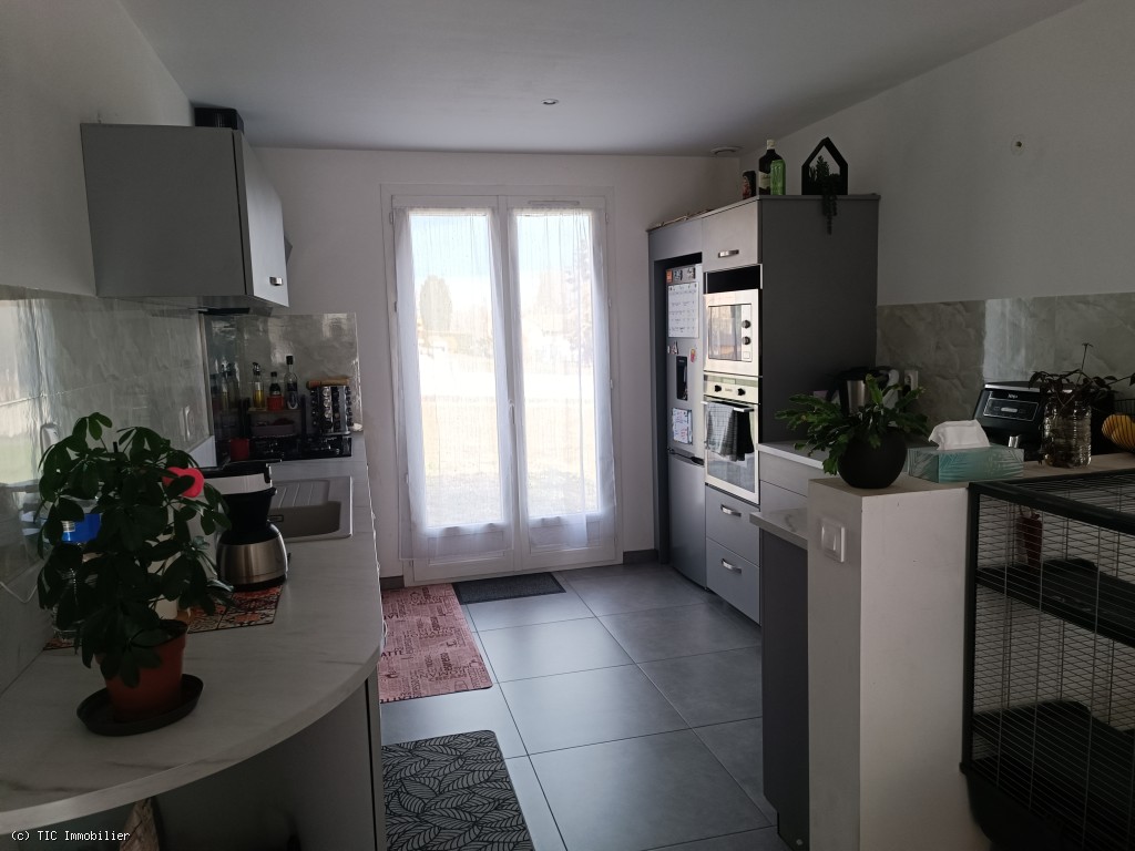 2 bedroom House in Mansle, France – r7467