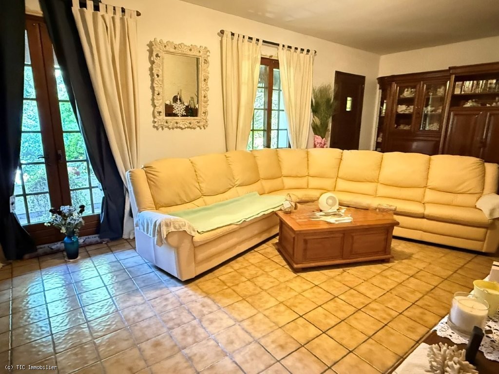 3 bedroom House in Mansle, France – r7458