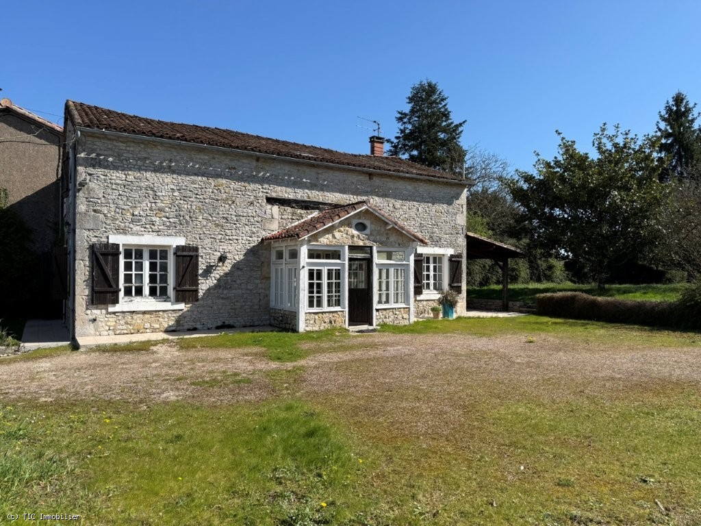 3 bedroom House in Civray, France – r7448