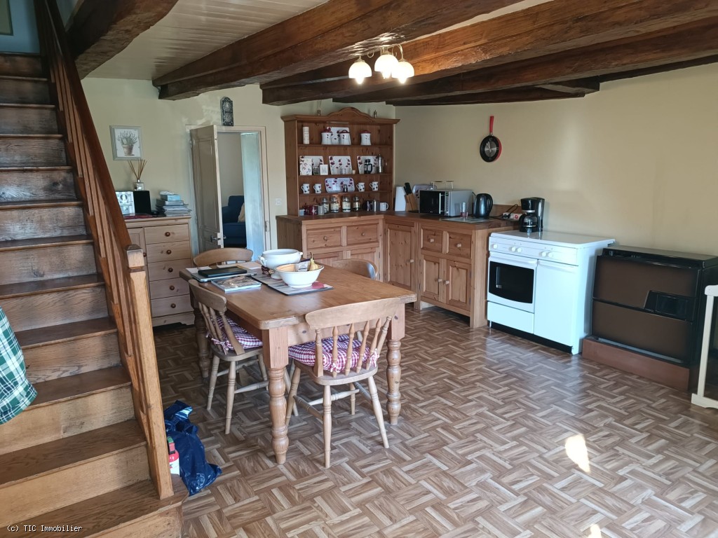 2 bedroom House in Charroux, France – r7380