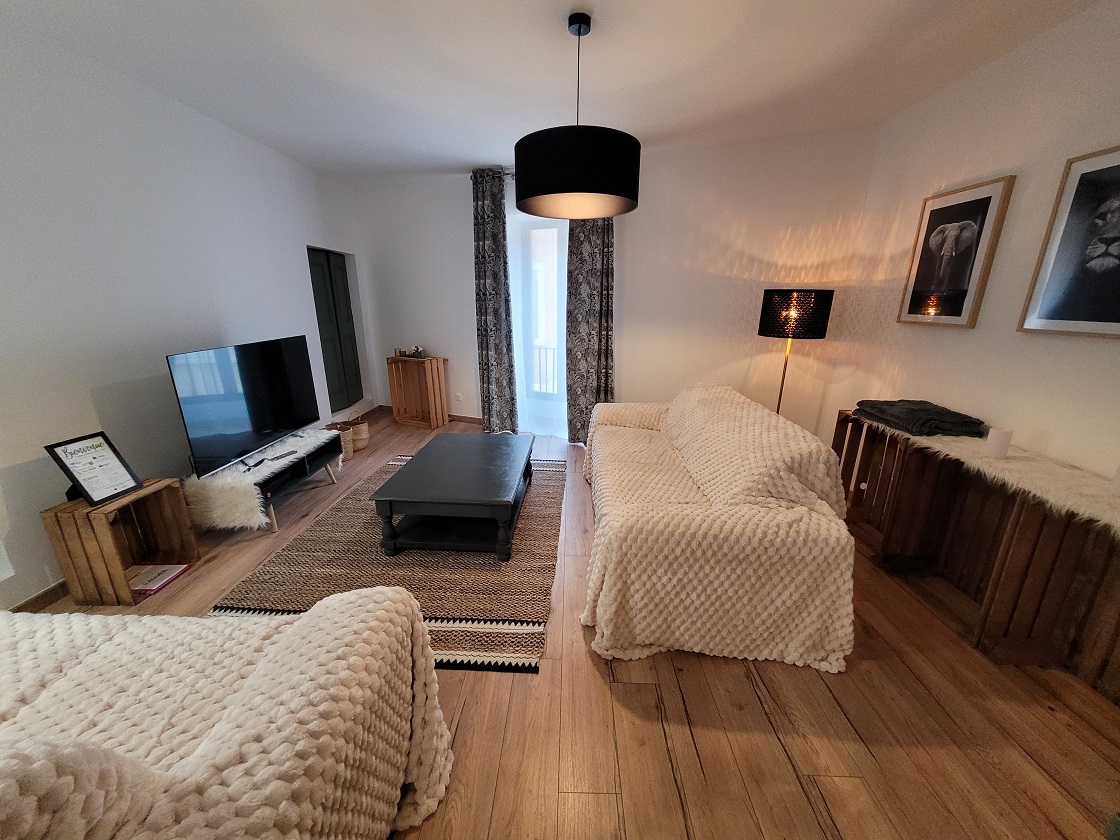 3 bedroom Commercial in Cessenon Sur Orb, Herault, France – s289000ee