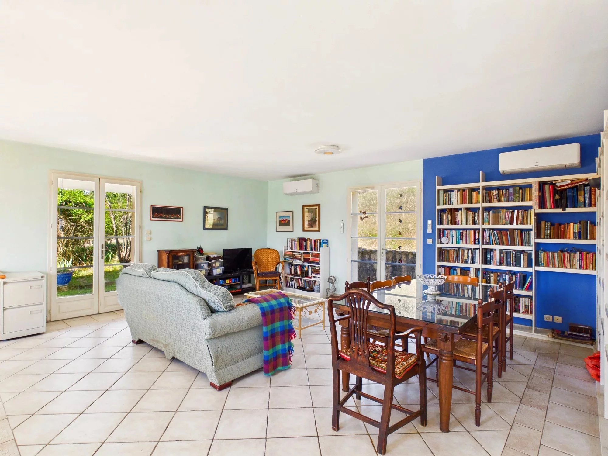 Charming 2-Bed Bungalow within Walking Distance of Amenities, Aquitaine – France – BVI84598