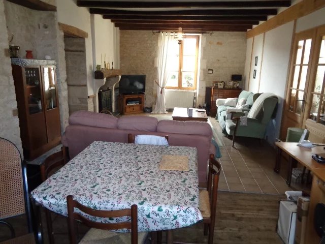 Characterful 4 bedroom village house to finish renovating, Poitou-Charentes – France – BVI76897
