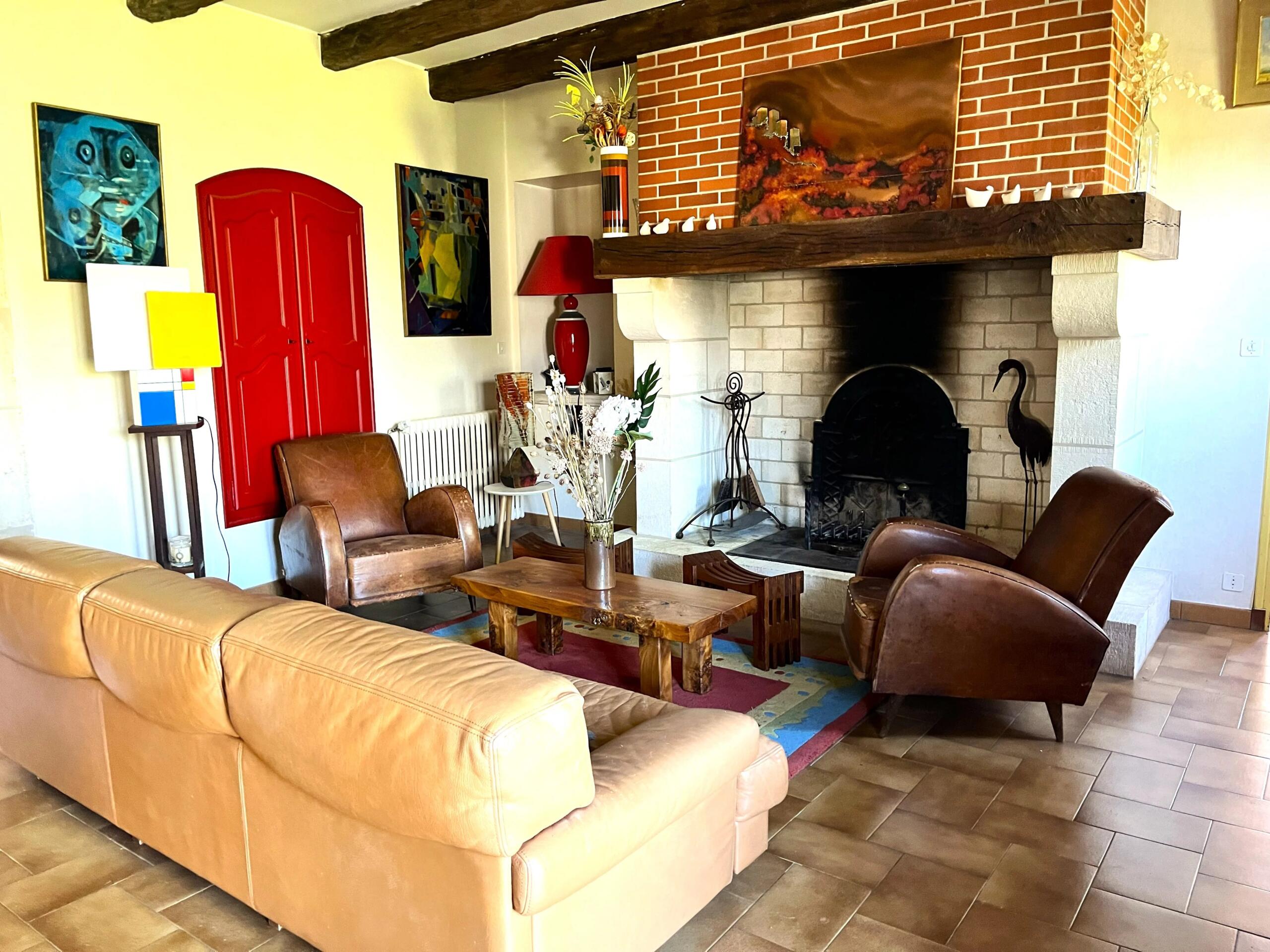 Impressive maison de maître with two barns, cazelle and bread oven close to Saint-Cirq-Lapopie, Midi-Pyrénées – France – BVI85124