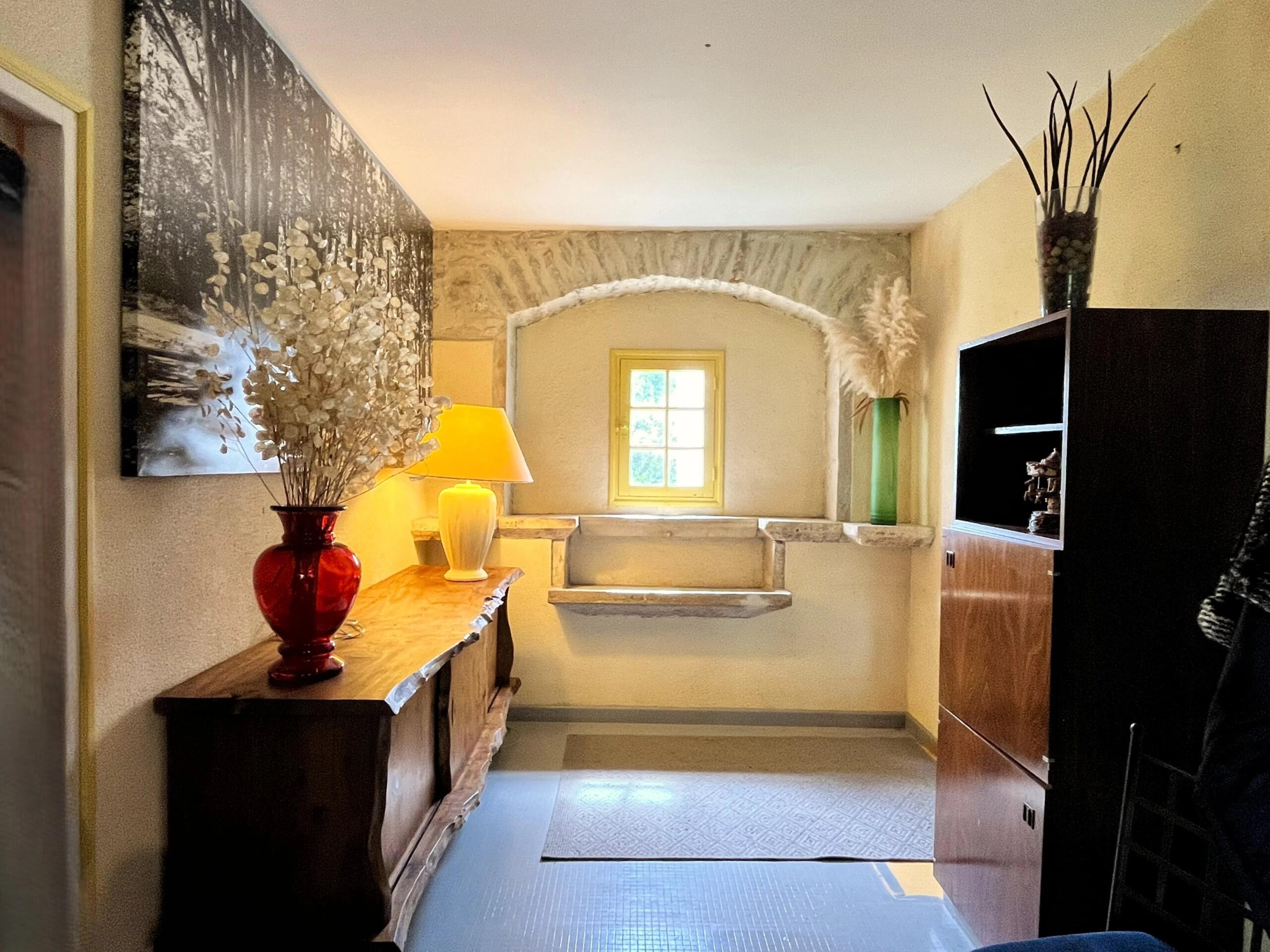 Impressive maison de maître with two barns, cazelle and bread oven close to Saint-Cirq-Lapopie, Midi-Pyrénées – France – BVI85124