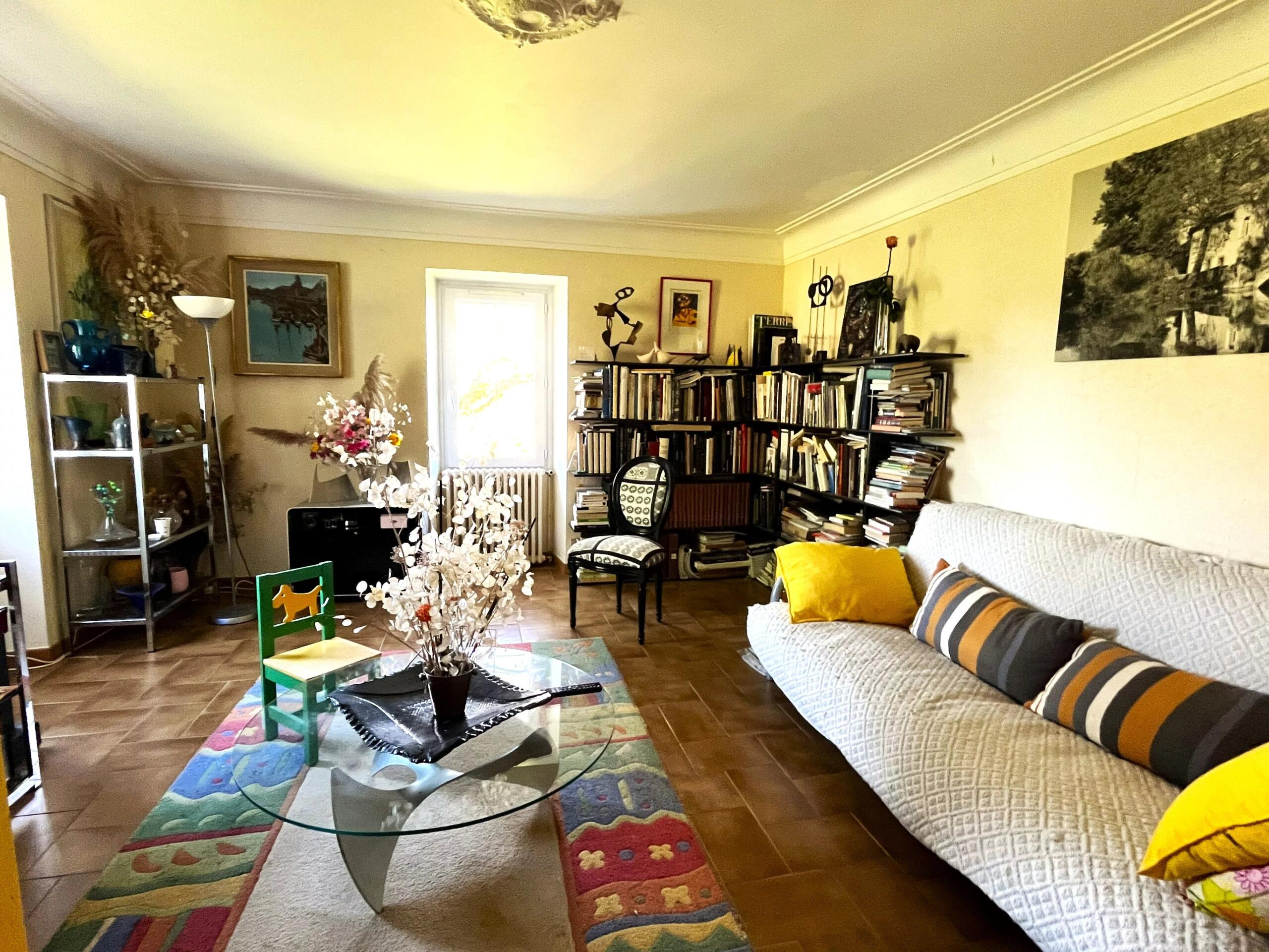 Impressive maison de maître with two barns, cazelle and bread oven close to Saint-Cirq-Lapopie, Midi-Pyrénées – France – BVI85124