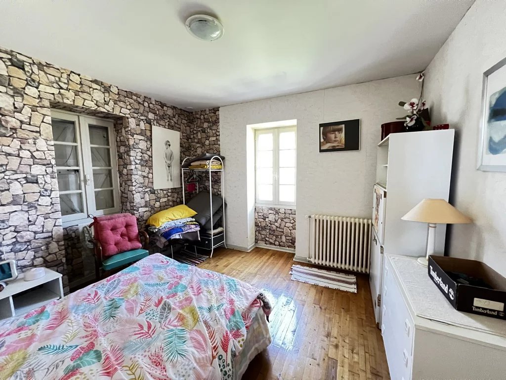 Impressive maison de maître with two barns, cazelle and bread oven close to Saint-Cirq-Lapopie, Midi-Pyrénées – France – BVI85124