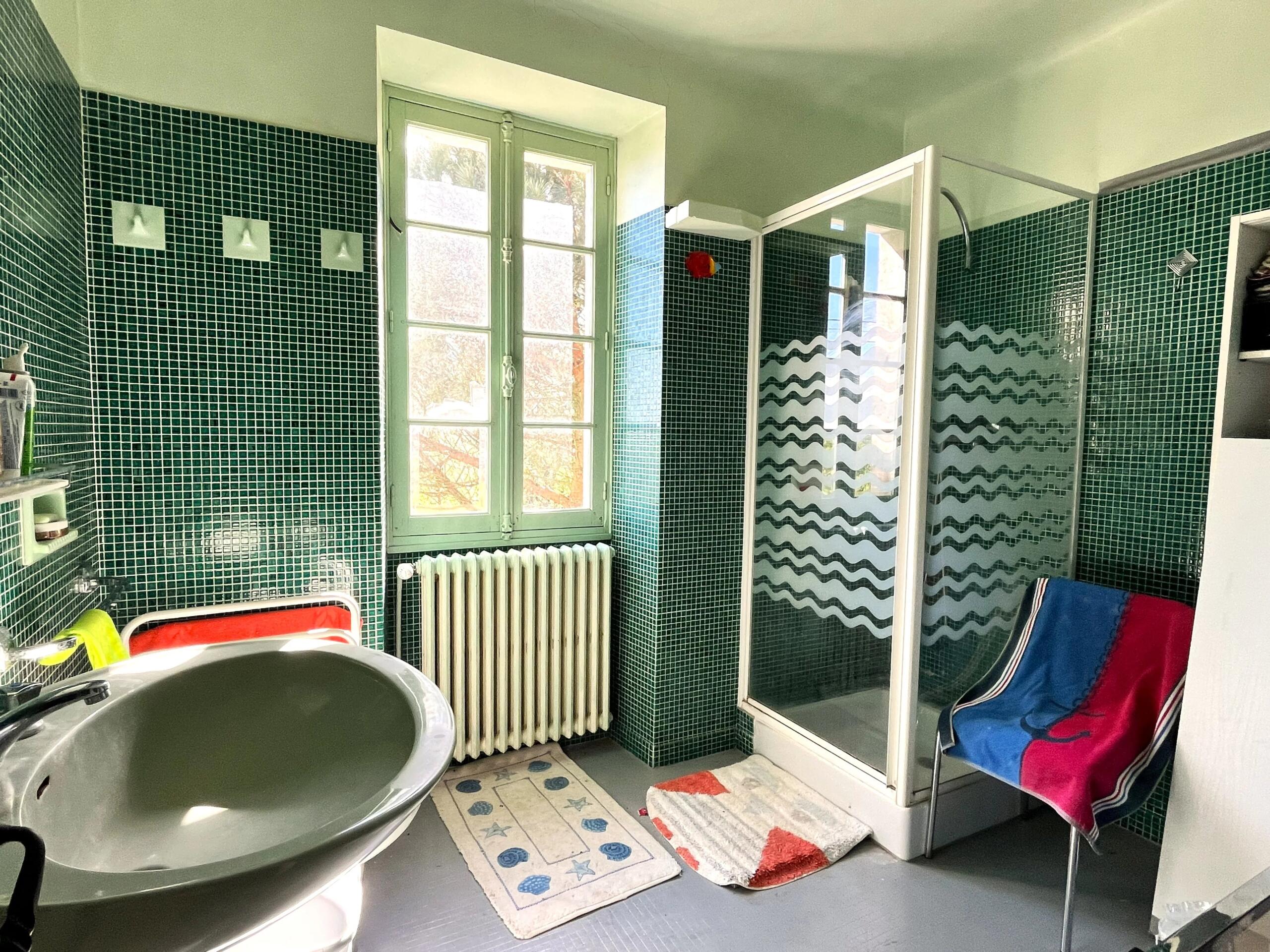 Impressive maison de maître with two barns, cazelle and bread oven close to Saint-Cirq-Lapopie, Midi-Pyrénées – France – BVI85124