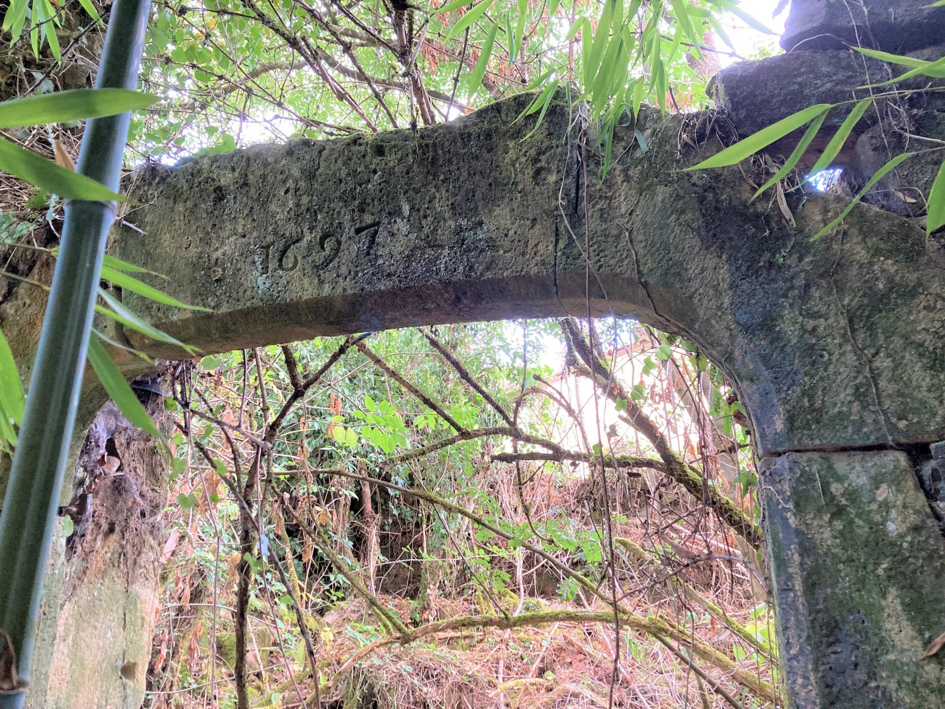 Sector Capdenac. Character property in need of complete renovation, close to Figeac, Midi-Pyrénées – France – BVI68040