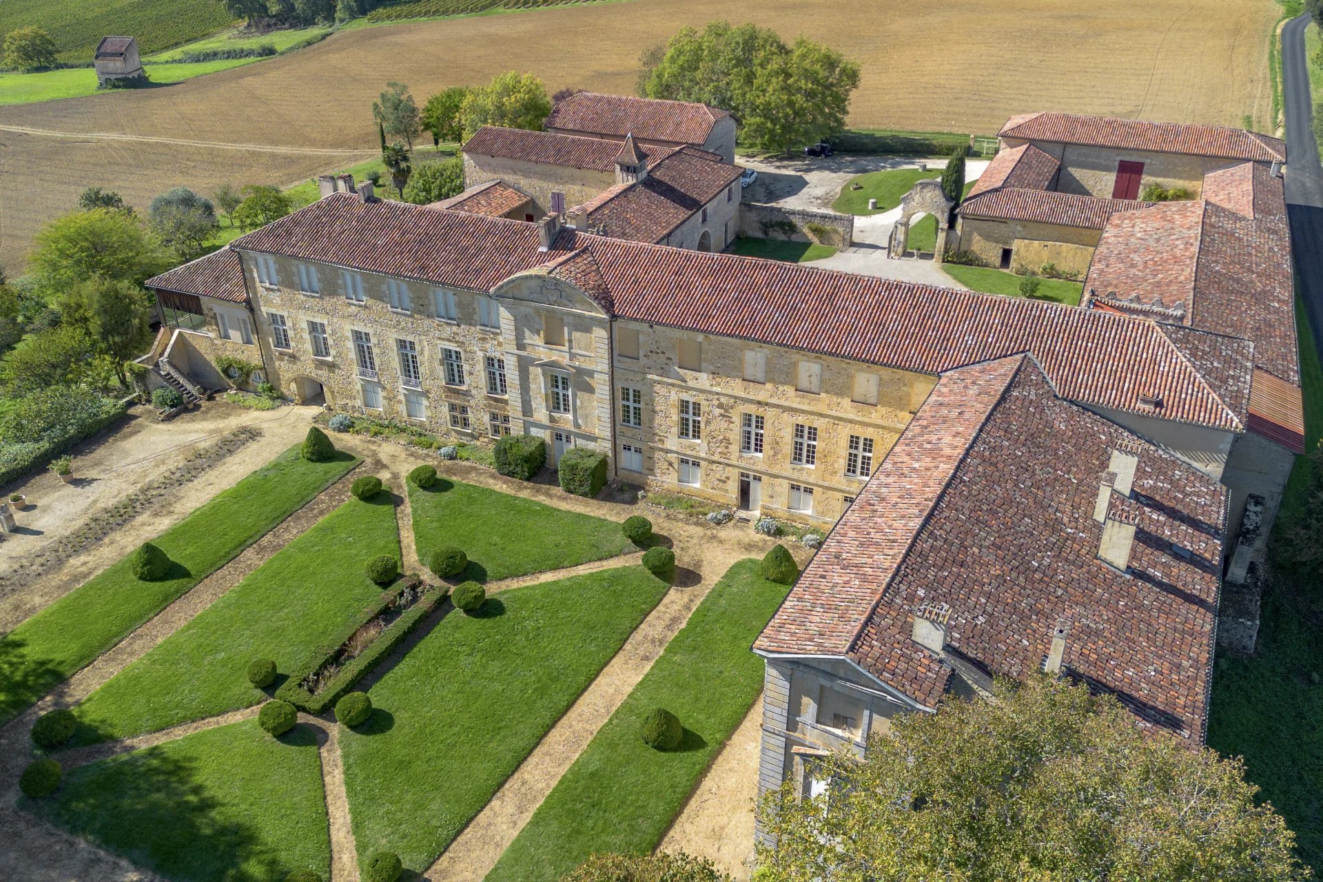A Rare 17th-Century Château in Gascony, Midi-Pyrénées – France – BVI68709