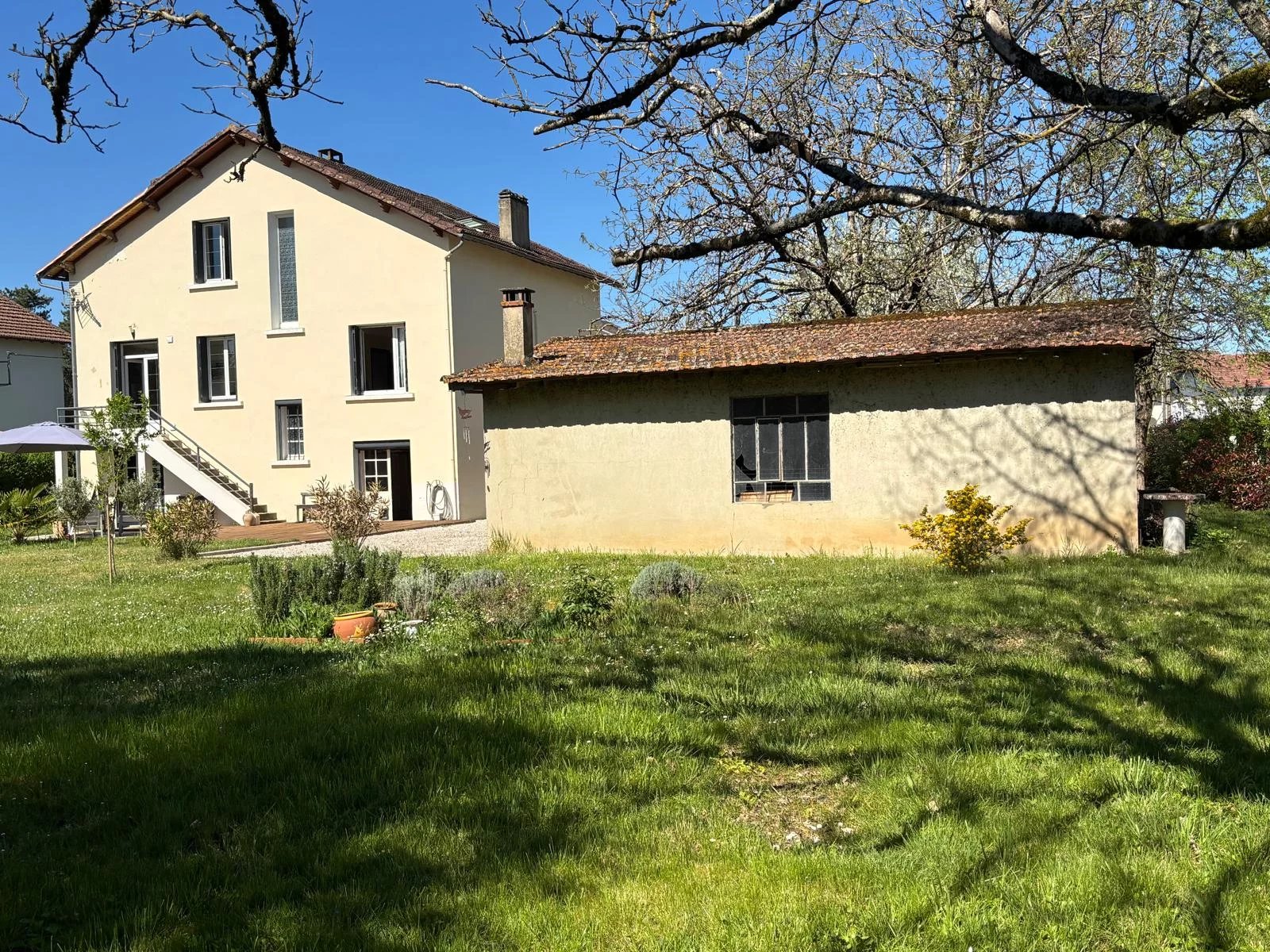 Gorgeous renovated, light and bright family home in quiet location, Aquitaine – France – BVI85209