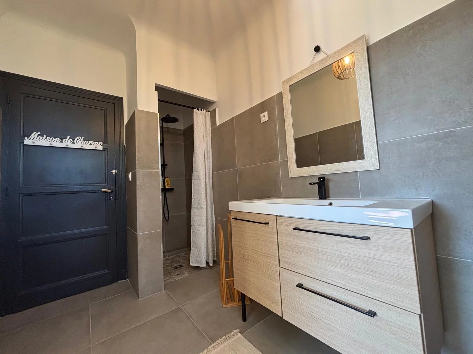 Gorgeous renovated, light and bright family home in quiet location, Aquitaine – France – BVI85209