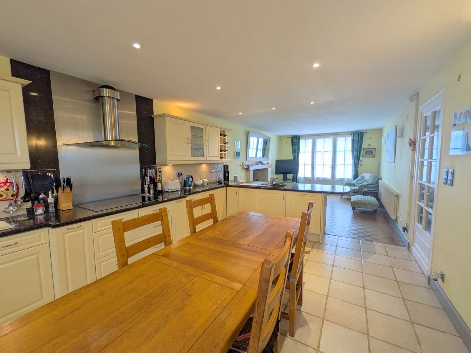 Magnificent charentaise farmhouse and former Cognac distillery, Poitou-Charentes – France – BVI84804