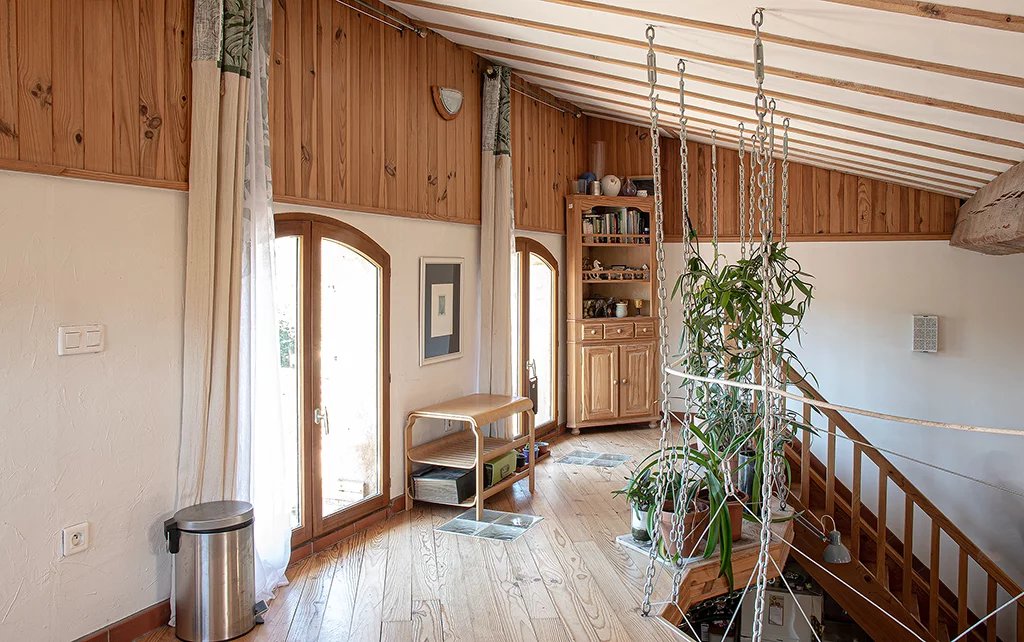 A unique  ‘arty’ and beautiful property in a glorious location, Languedoc-Roussillon – France – BVI81820