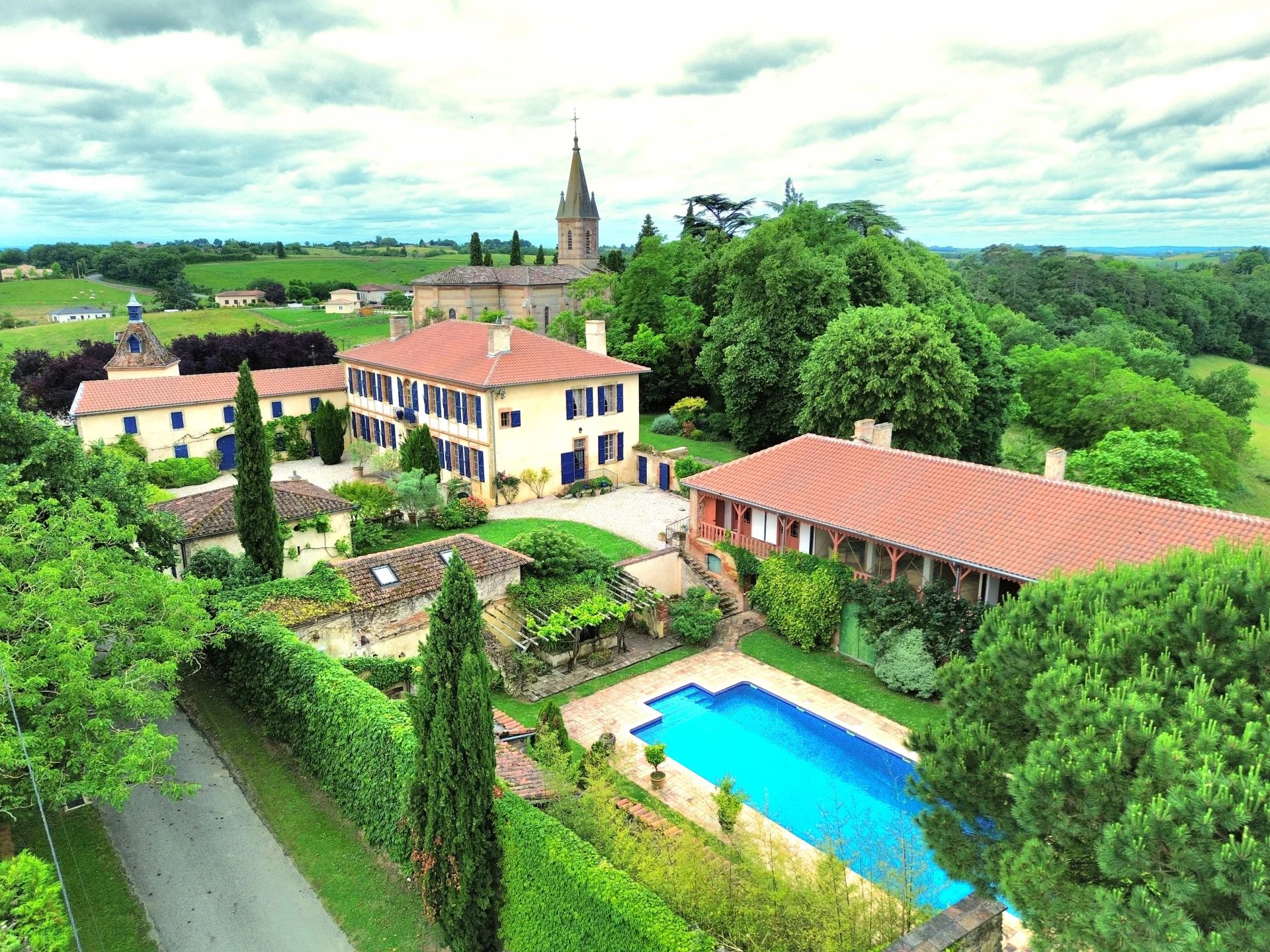 Timeless Elegance in the South of France – Prestigious Château in the Gers, Midi-Pyrénées – France – BVI80574
