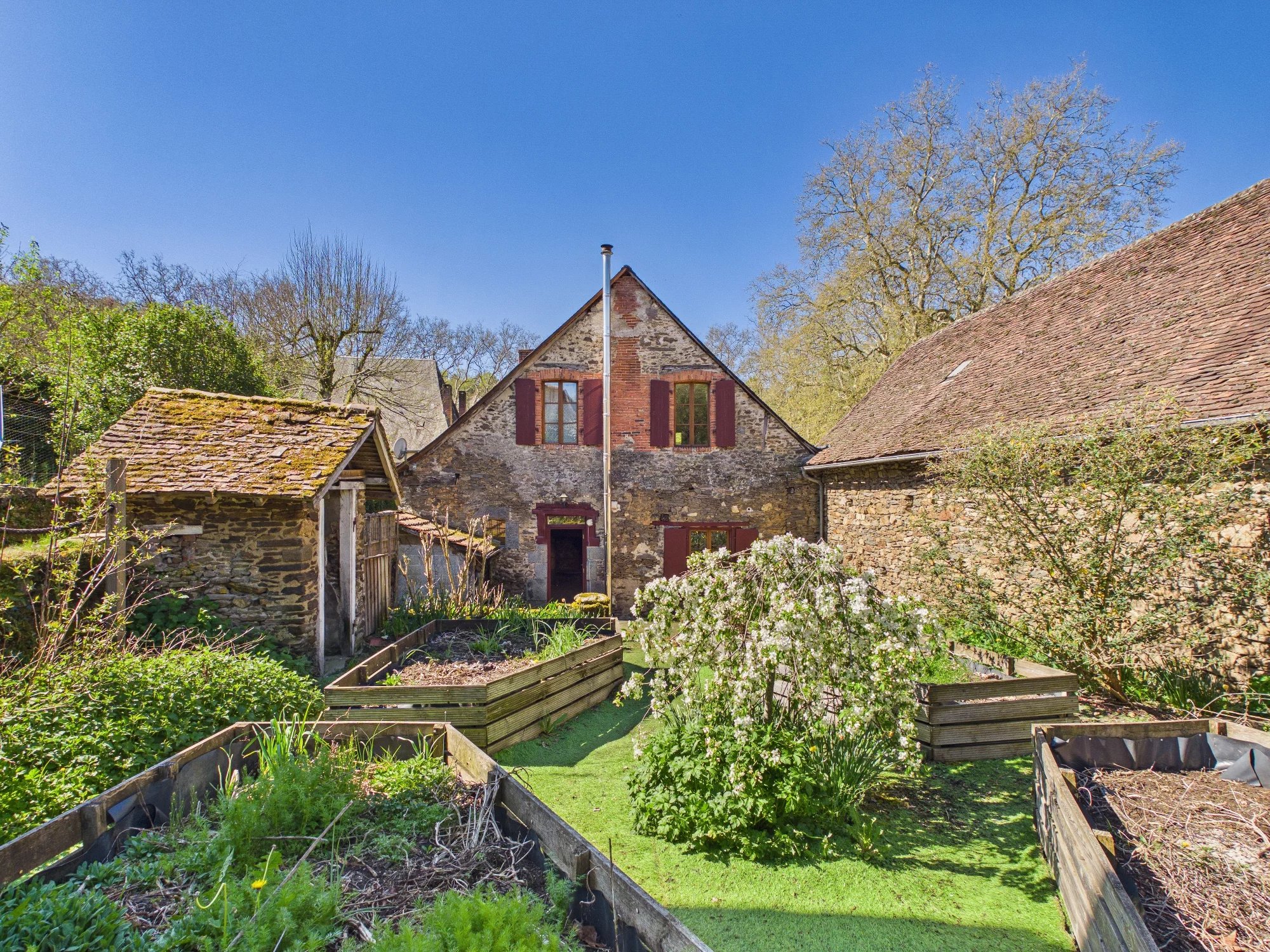 Family home with income potential in lively beautiful village, Limousin – France – BVI84209