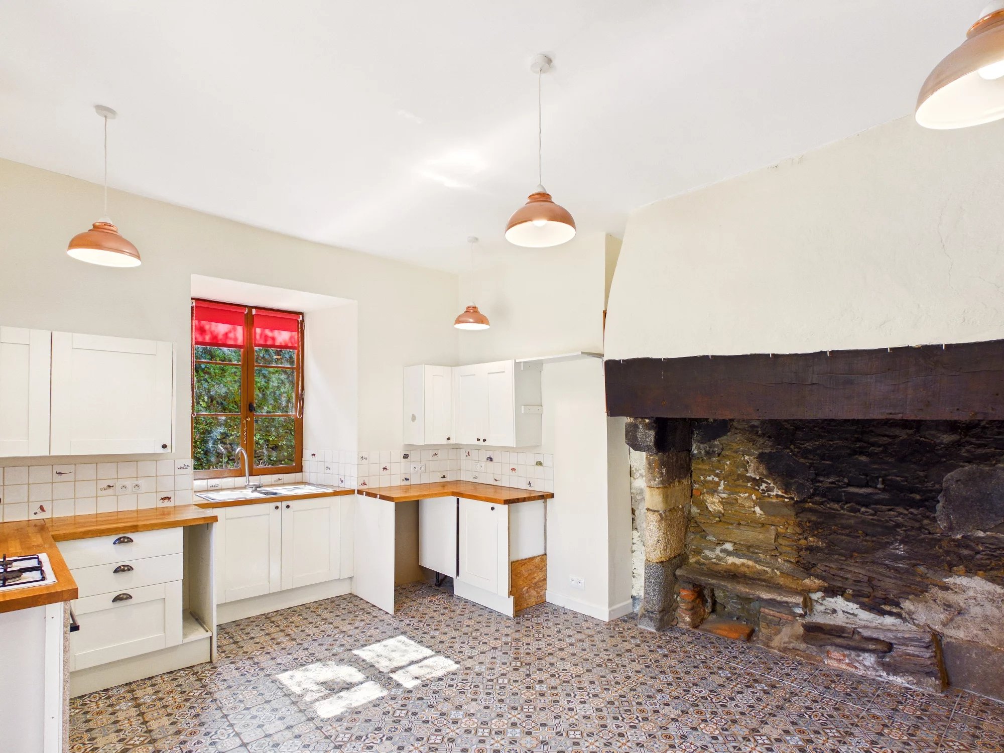 Family home with income potential in lively beautiful village, Limousin – France – BVI84209