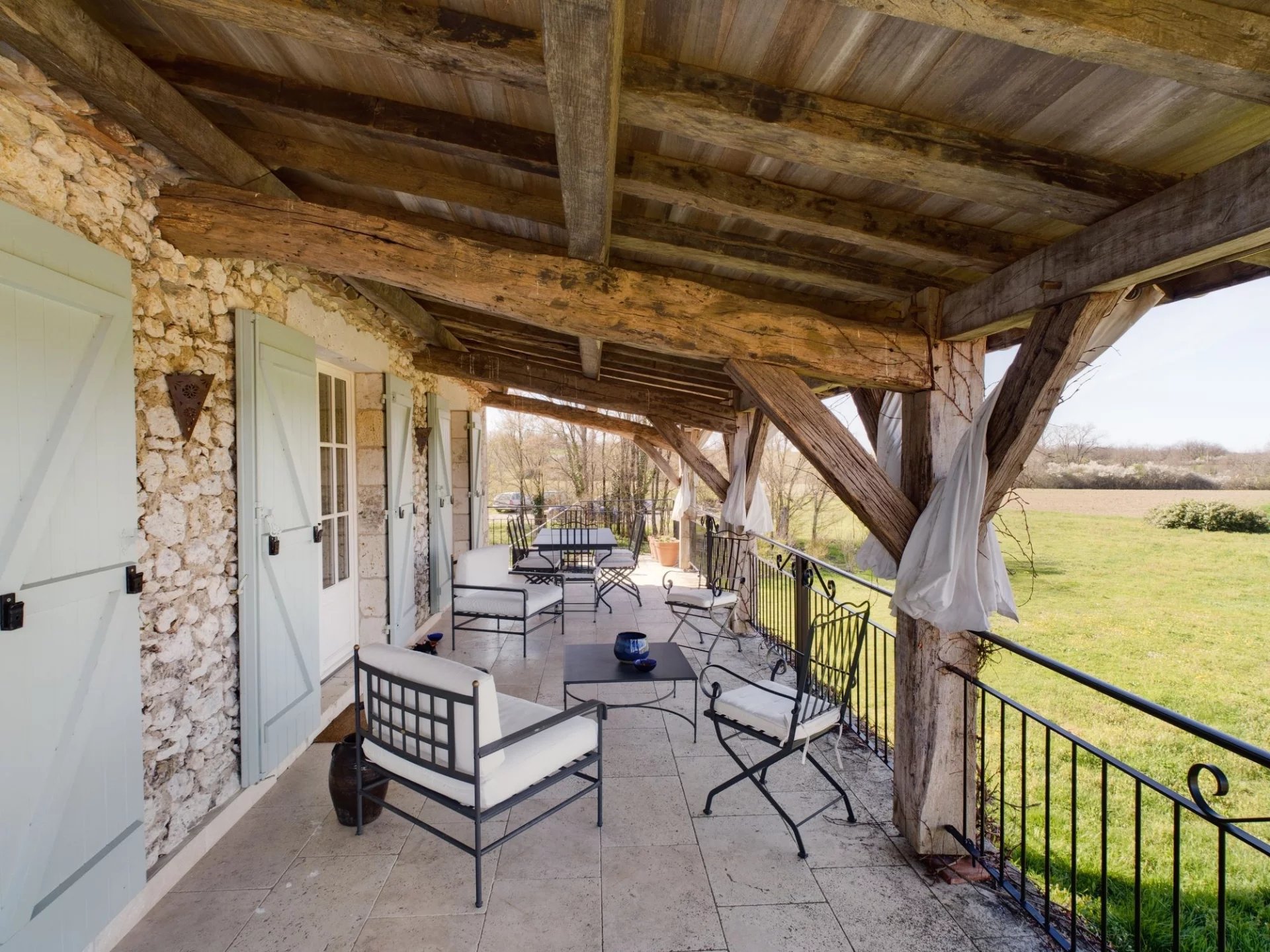 Elegant Barn Conversion with Guest House, 14m Pool and 360° Panoramic Views – Close to Eymet, Aquitaine – France – BVI85208