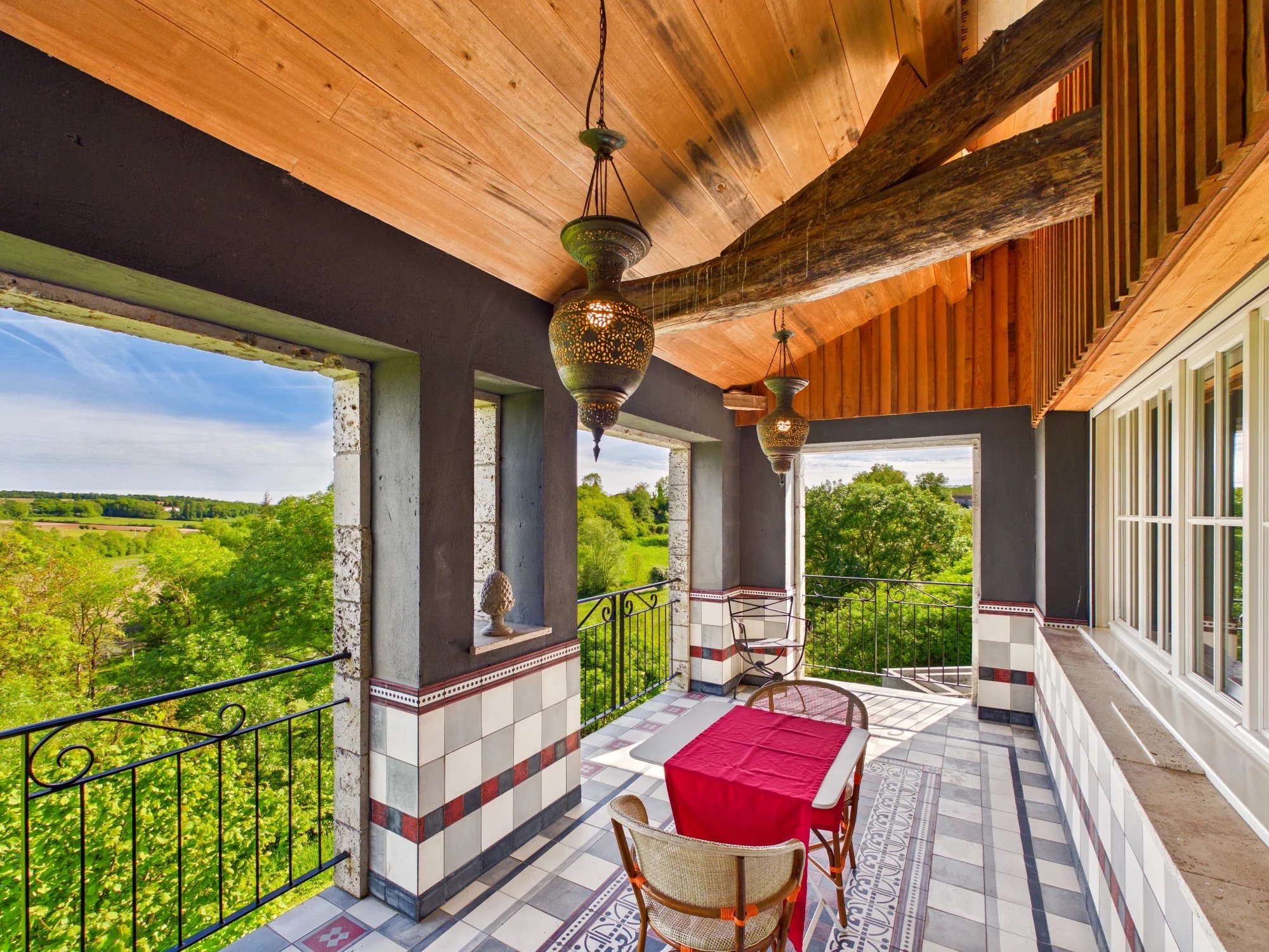 Elegant Barn Conversion with Guest House, 14m Pool and 360° Panoramic Views – Close to Eymet, Aquitaine – France – BVI85208