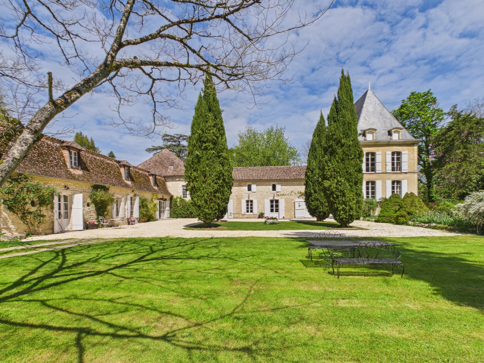 15th Century Chateau less than 30 minutes from Bergerac, Aquitaine – France – BVI84648