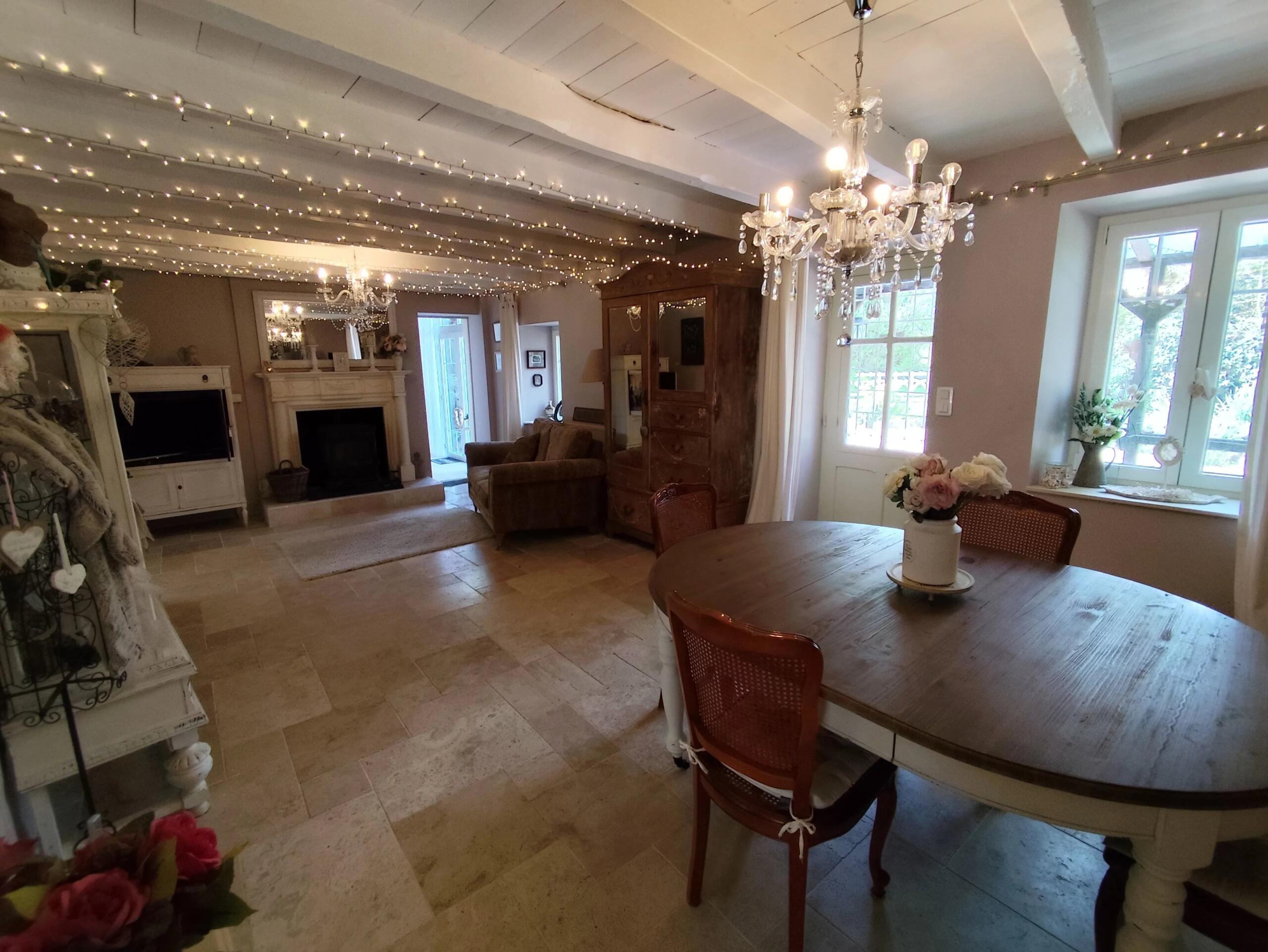 Gorgeous two-bedroom cottage set within beautifully landscaped gardens., Poitou-Charentes – France – BVI85204