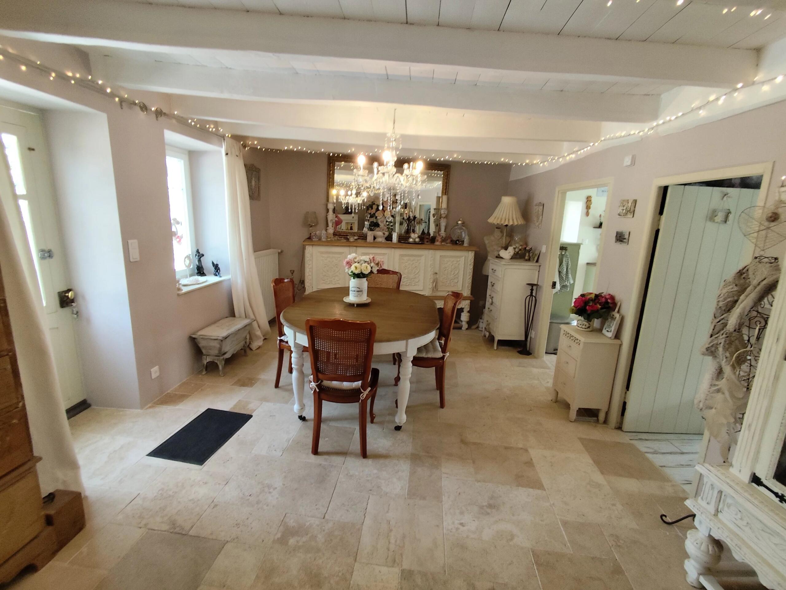 Gorgeous two-bedroom cottage set within beautifully landscaped gardens., Poitou-Charentes – France – BVI85204