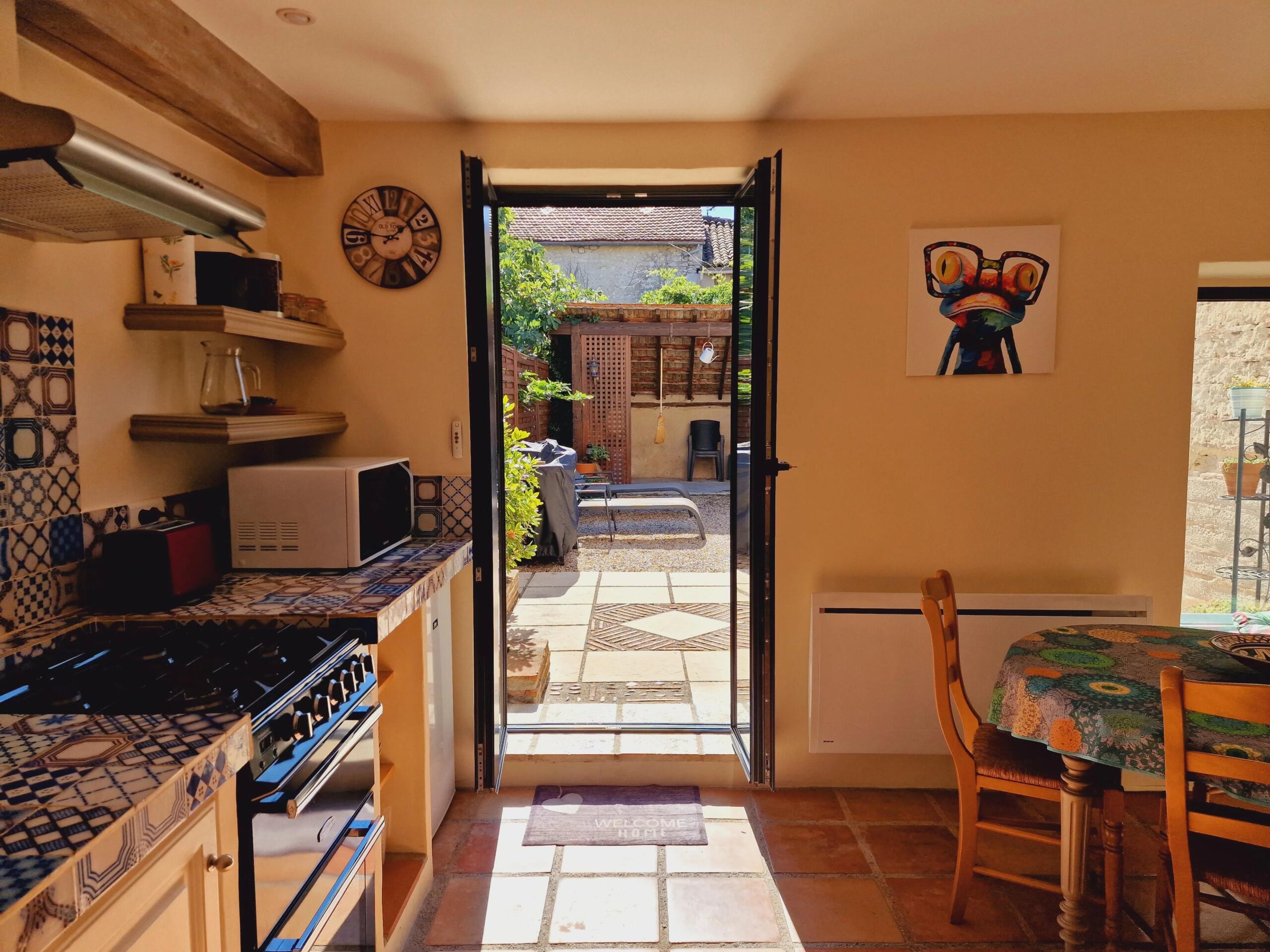 Immaculate fully-renovated charming terraced house with courtyard in Eymet, Aquitaine – France – BVI72484