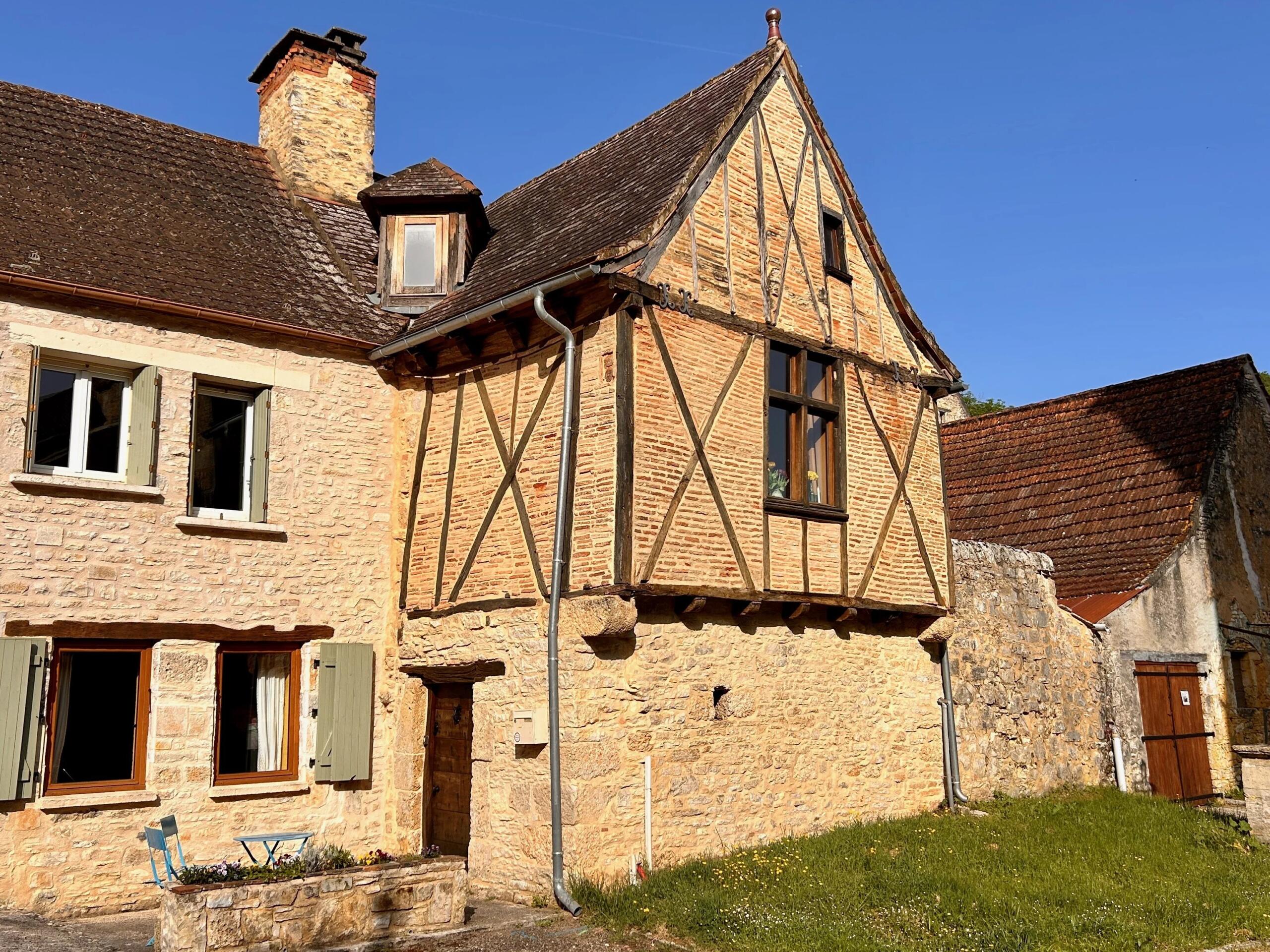 Beautifully renovated stone house with terrace in popular village setting, Midi-Pyrénées – France – BVI85360