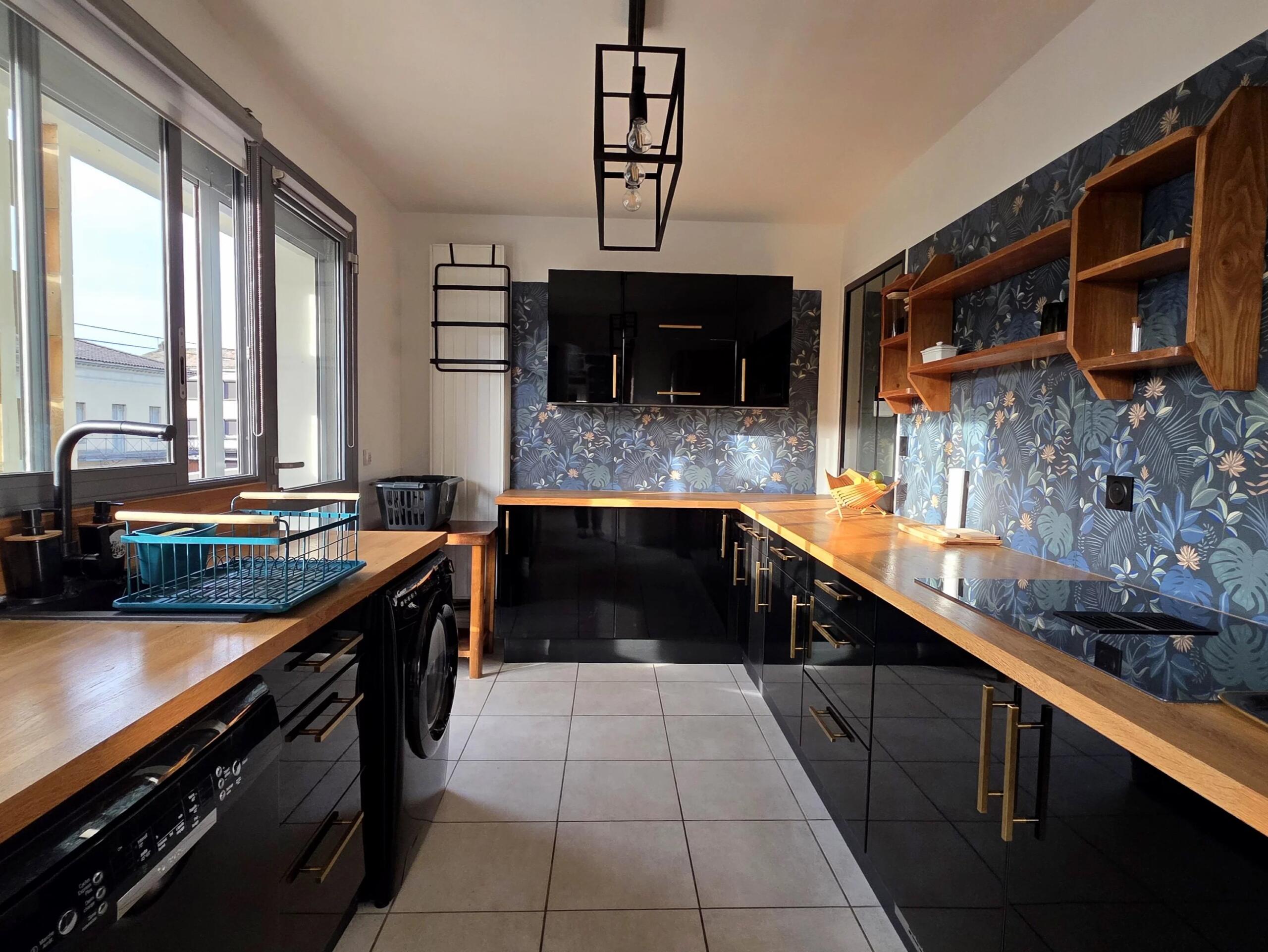 The Perfect Lifestyle Property – Business Below, Dream Home Above, Aquitaine – France – BVI85435