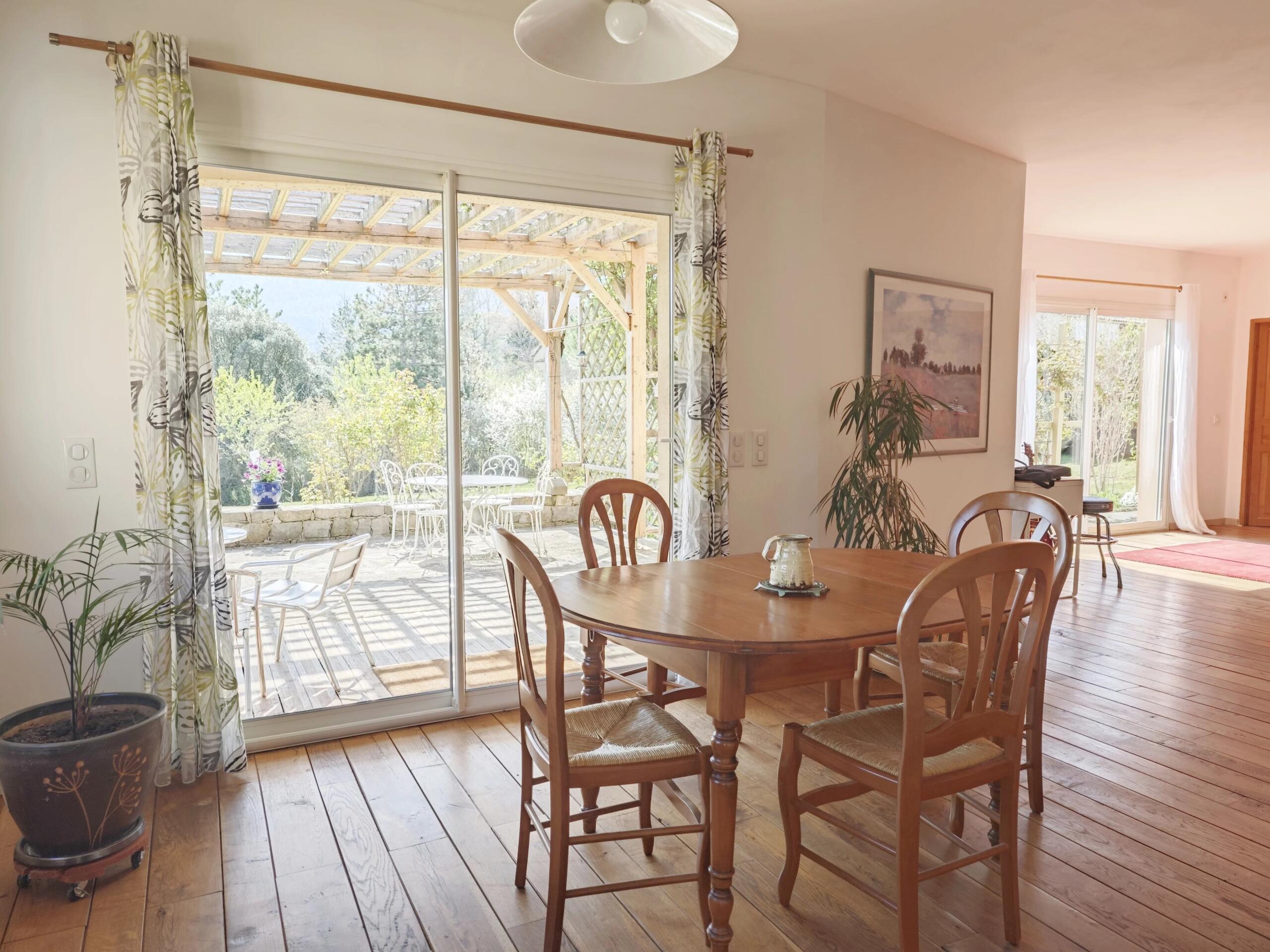 Spacious single story villa with large garden and superb views, Provence-Alpes-Côte d’Azur – France – BVI85007