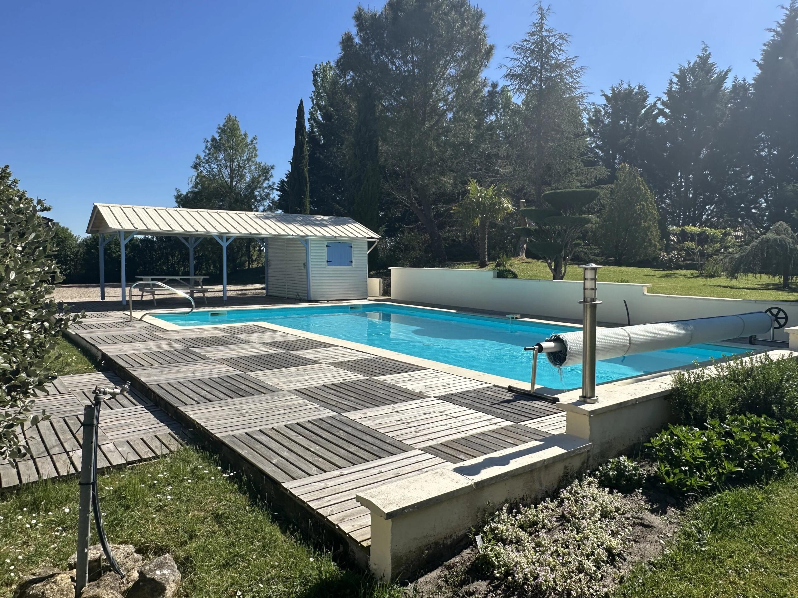 Lovely stone property with guest house, outbuildings and pool near Monségur and Duras, Aquitaine – France – BVI82378